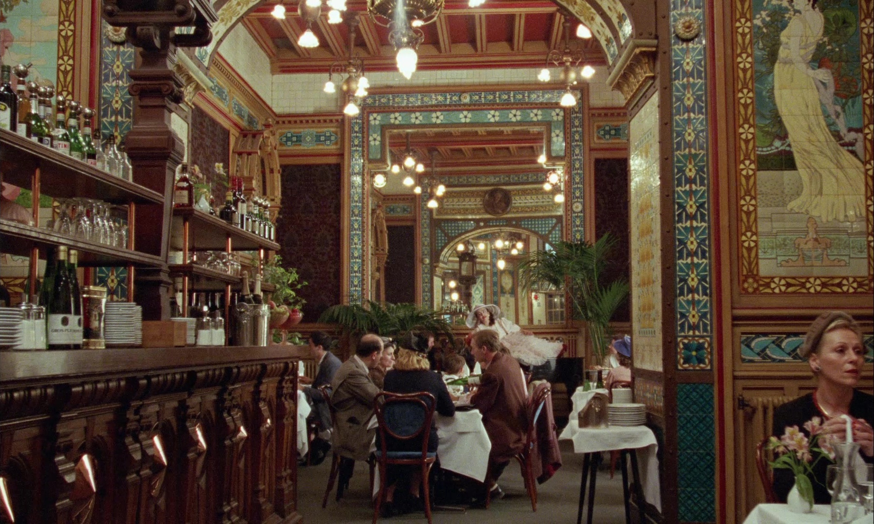In the Mouth of Madness (1991), wide, 1.67:1 — film still