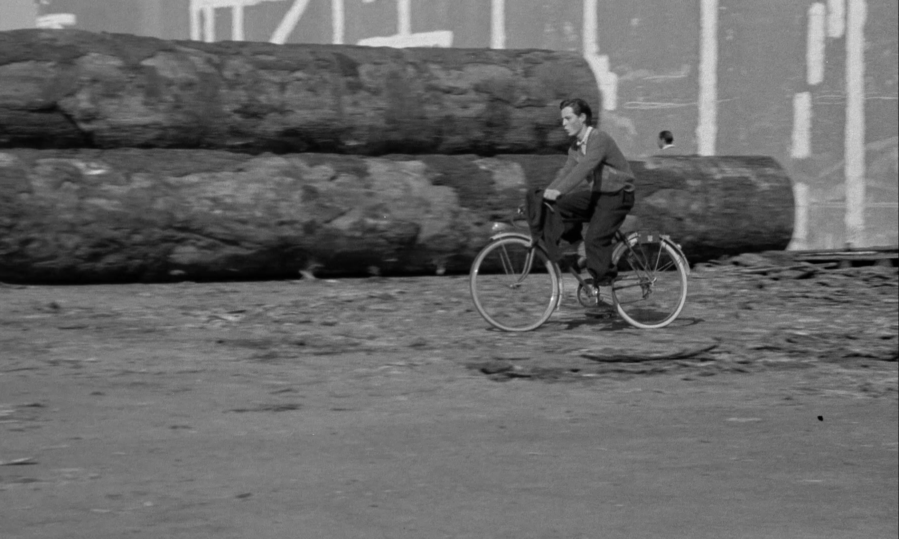 In the Mouth of Madness (1991), wide, 1.67:1 — film still