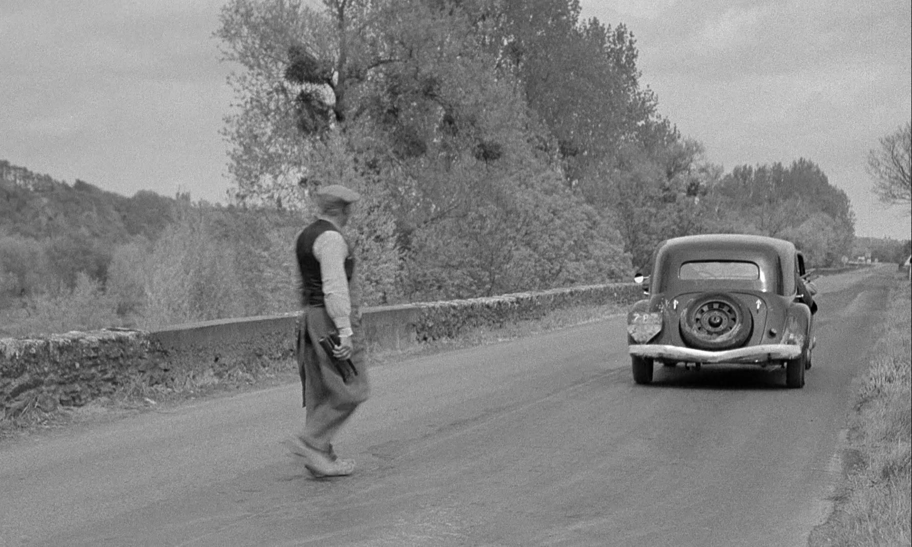 In the Mouth of Madness (1991), wide, 1.67:1 — film still