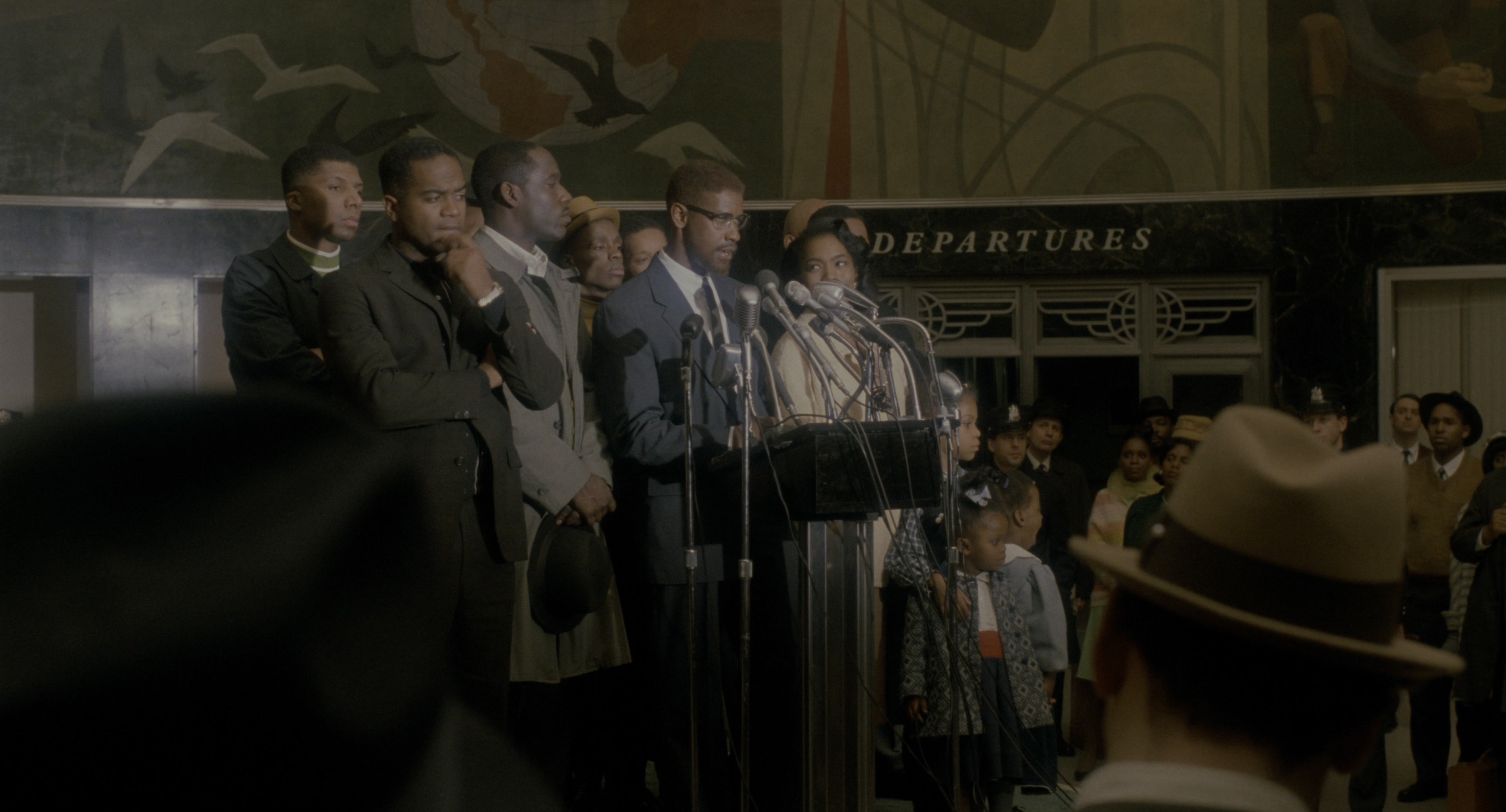 Malcolm (1992), wide, 1.85:1 — film still