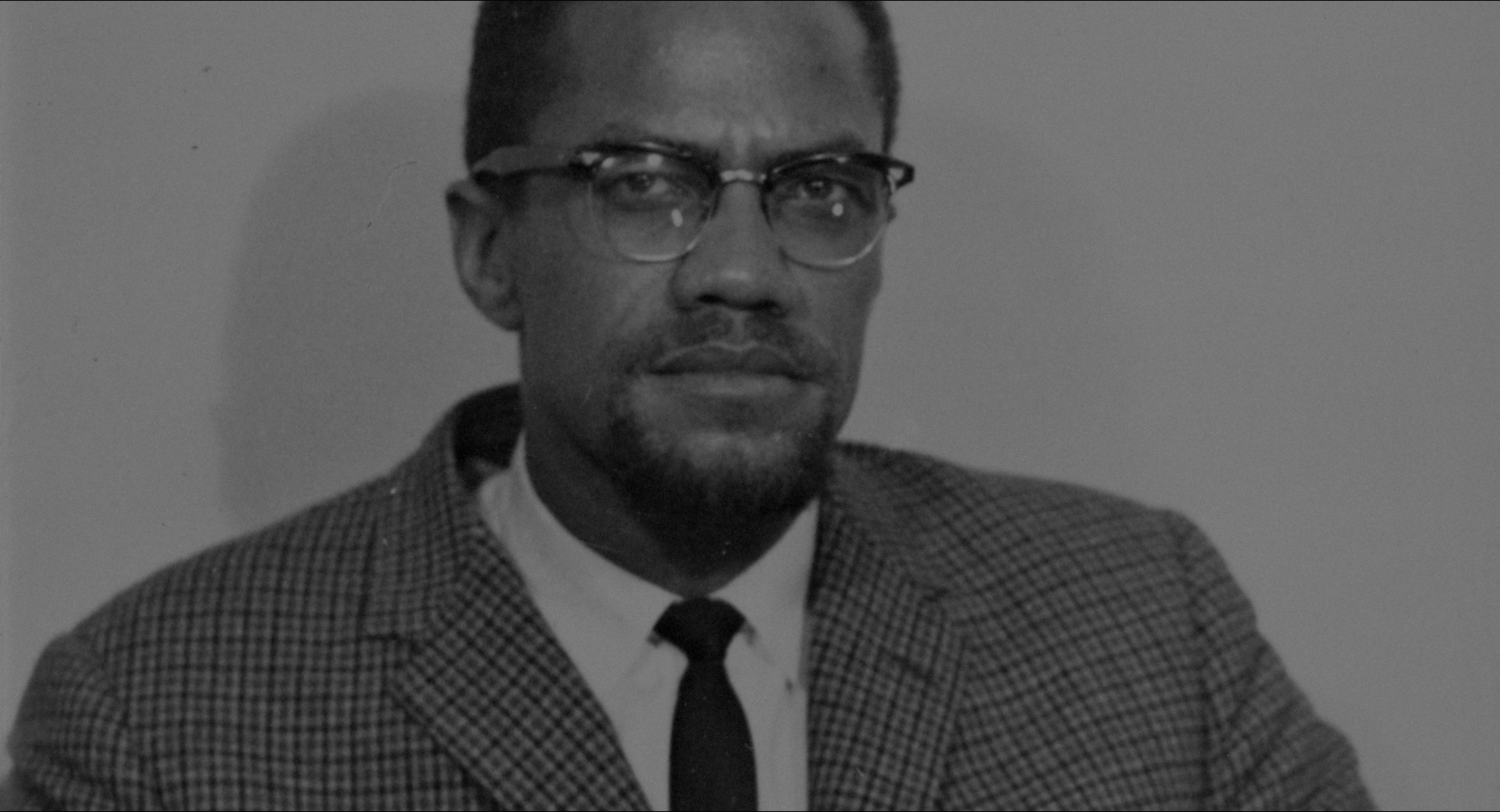Malcolm (1992), medium, 1.85:1 — film still