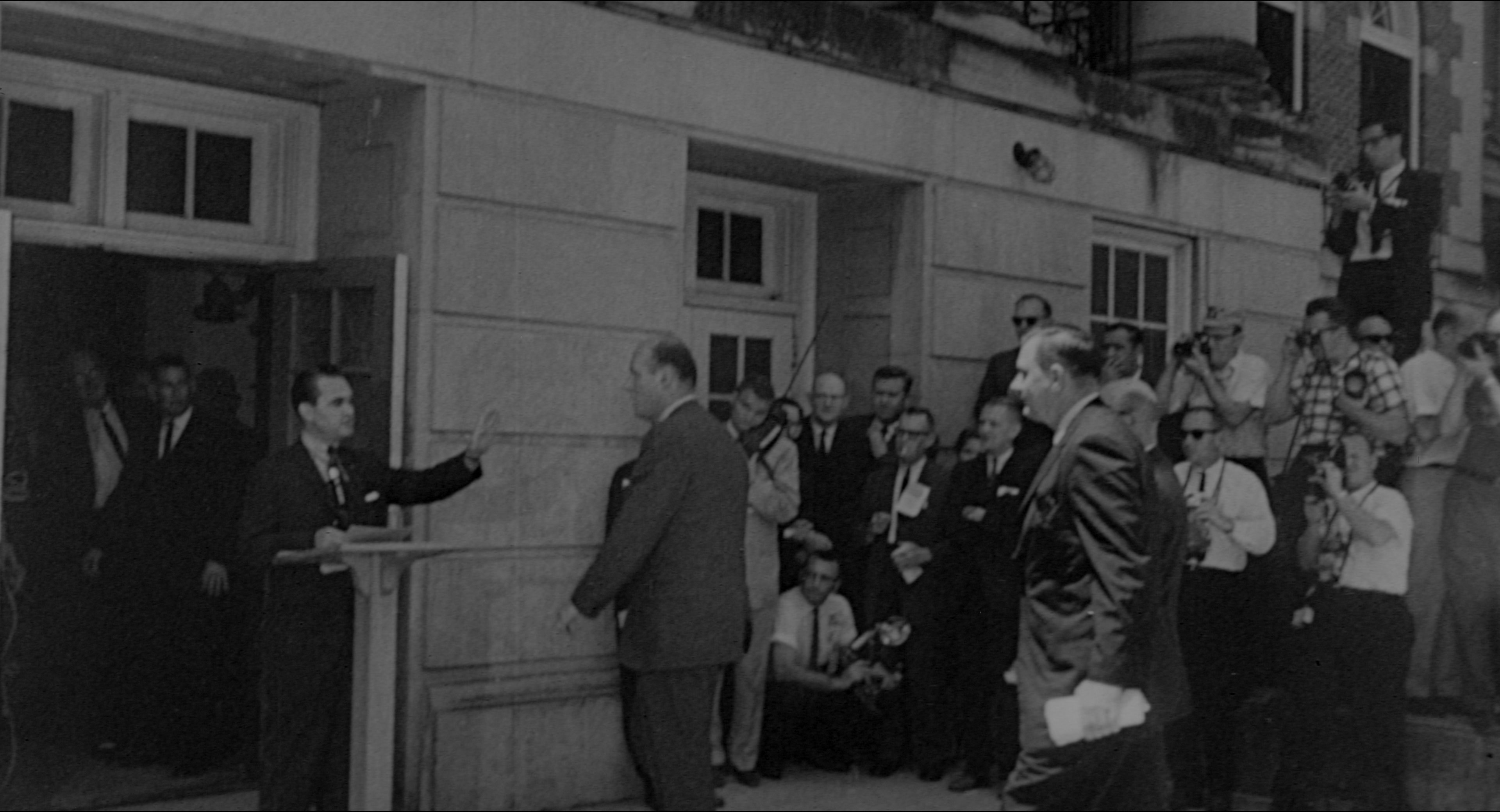 Malcolm (1992), wide, 1.85:1 — film still