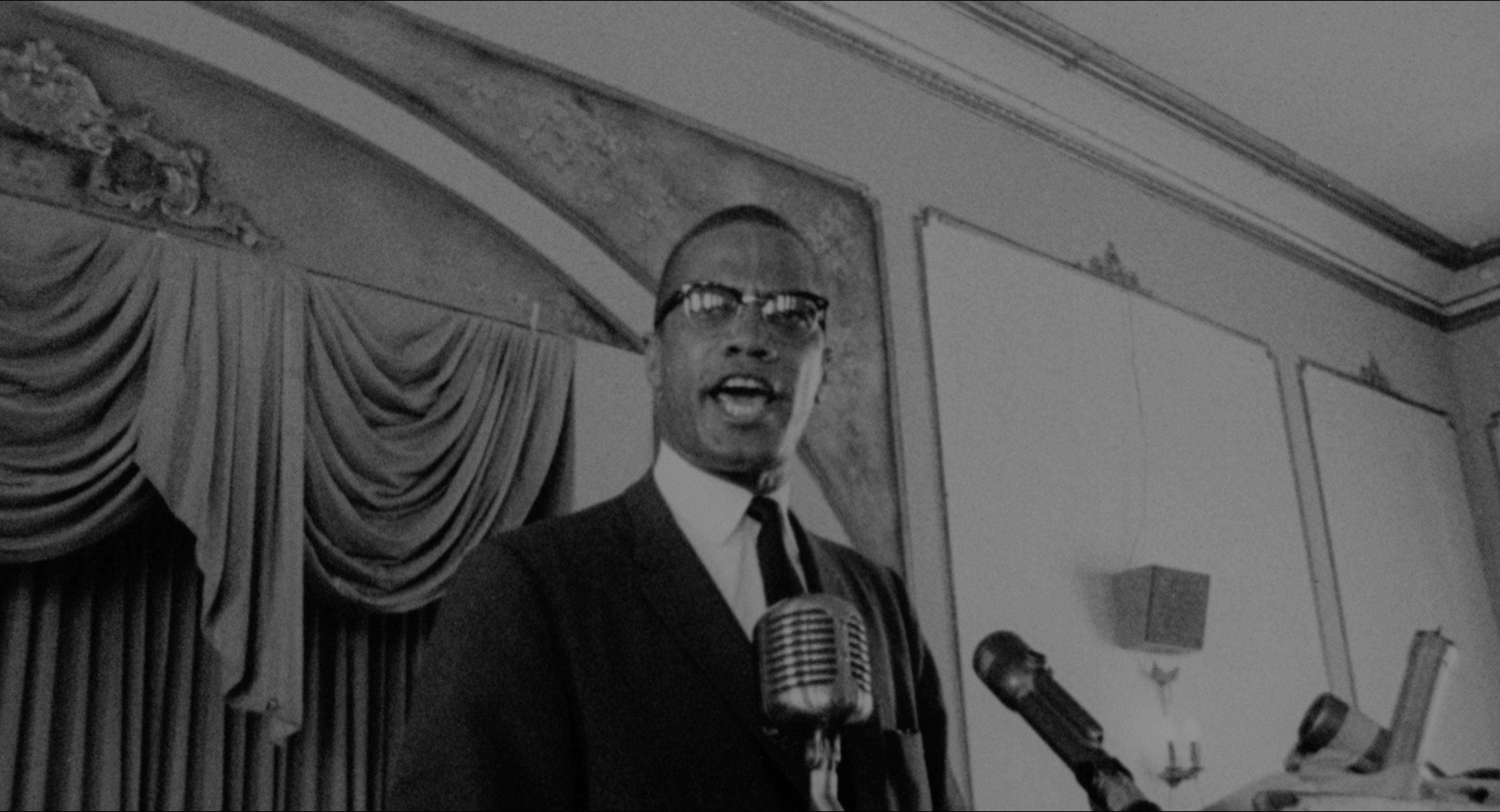 Malcolm (1992), wide, 1.85:1 — film still