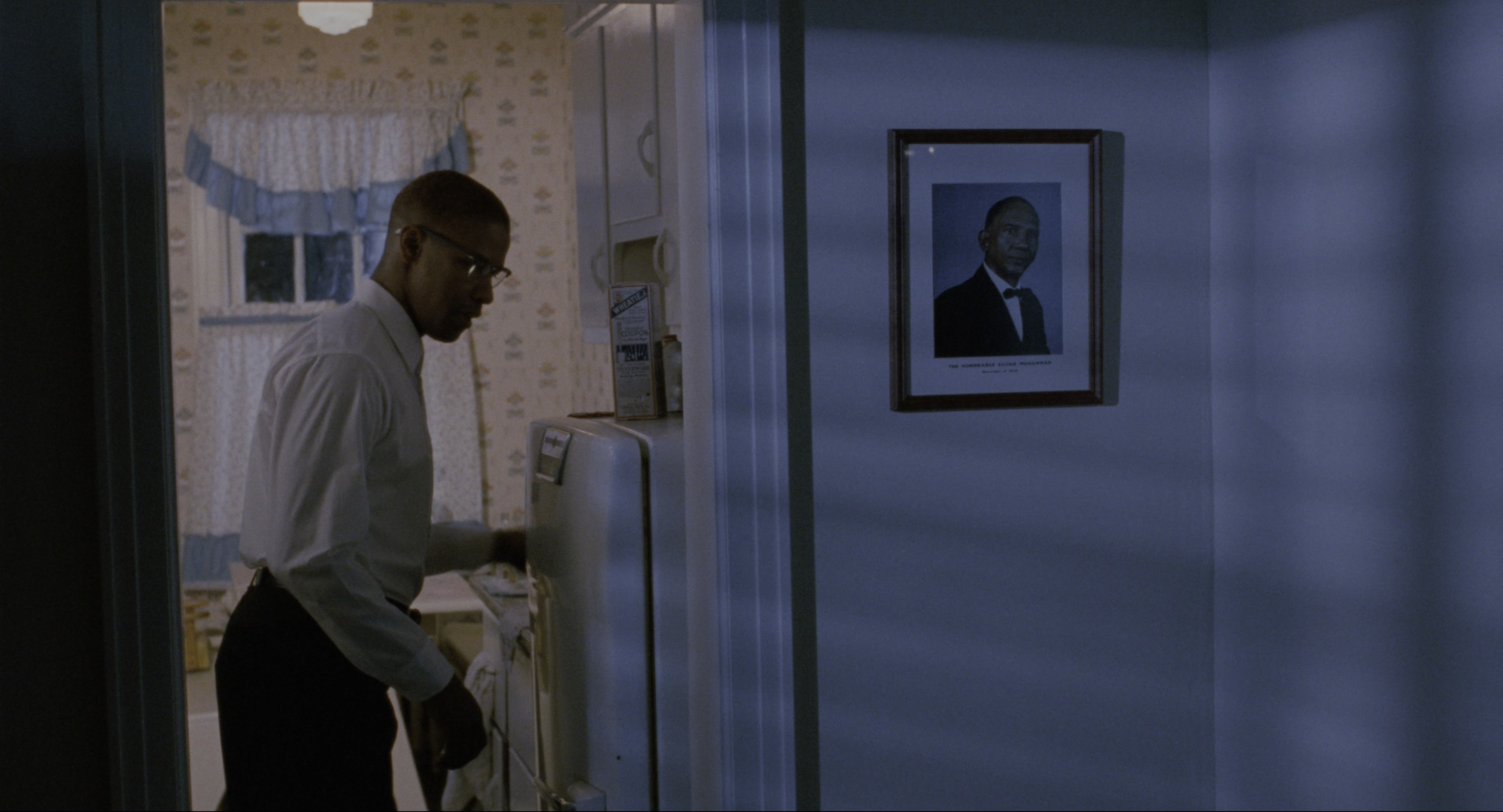 Malcolm (1992), wide, 1.85:1 — film still
