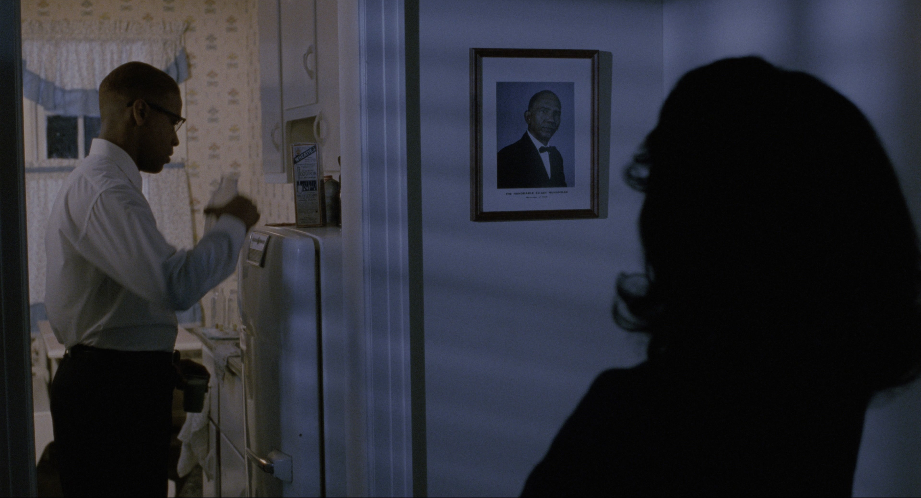 Malcolm (1992), wide, 1.85:1 — film still