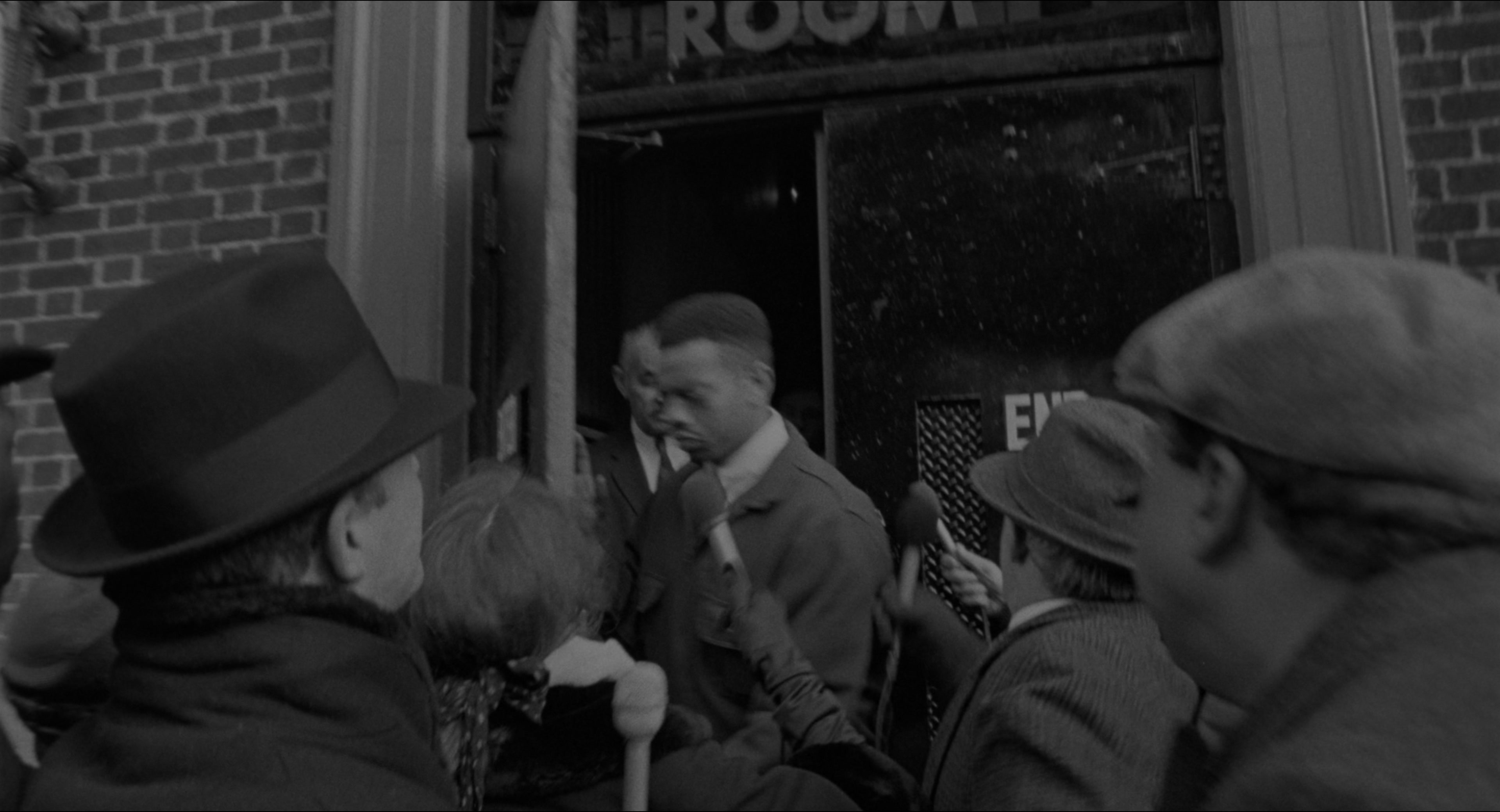 Malcolm (1992), wide, 1.85:1 — film still
