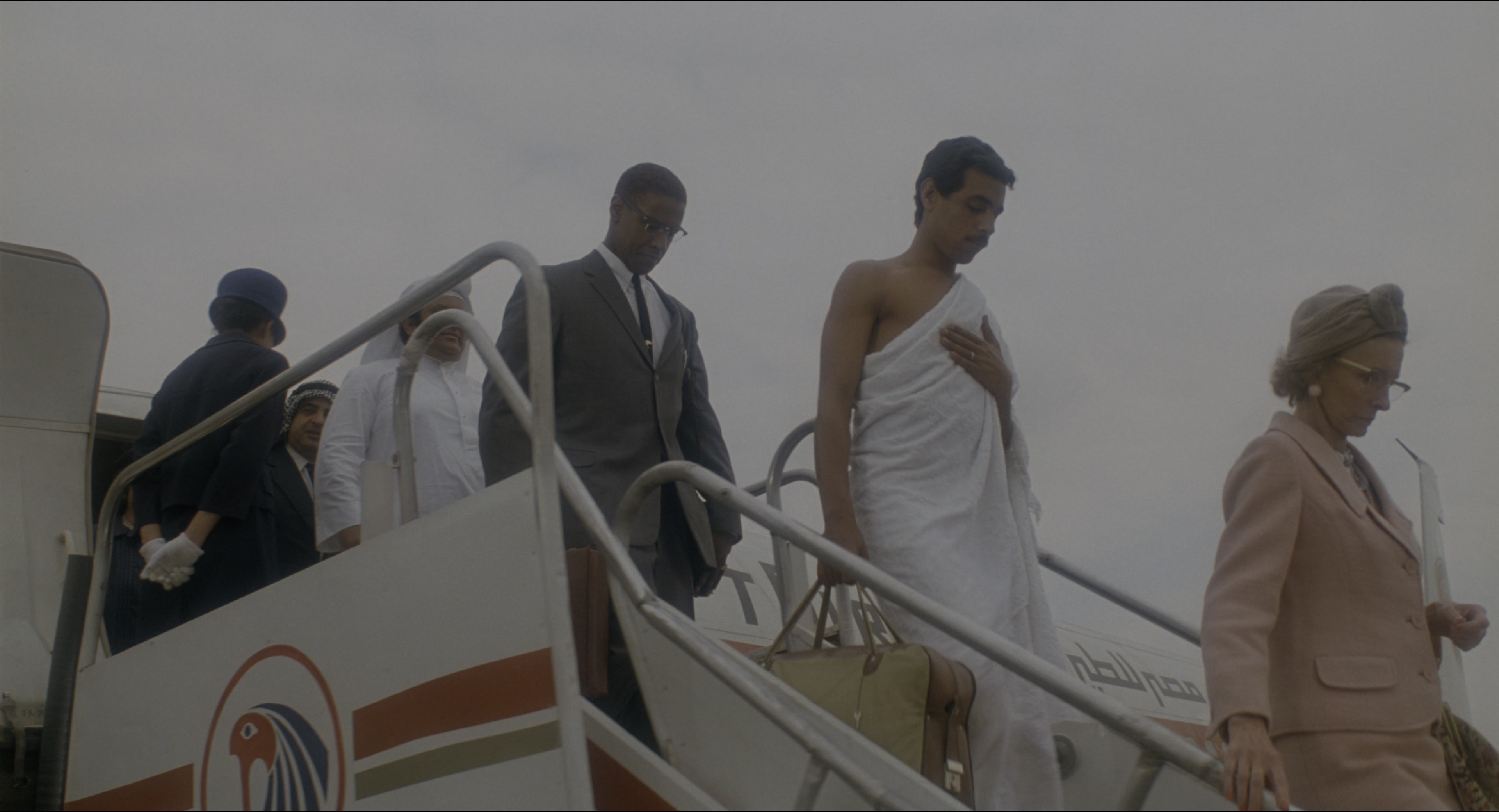 Malcolm (1992), wide, 1.85:1 — film still