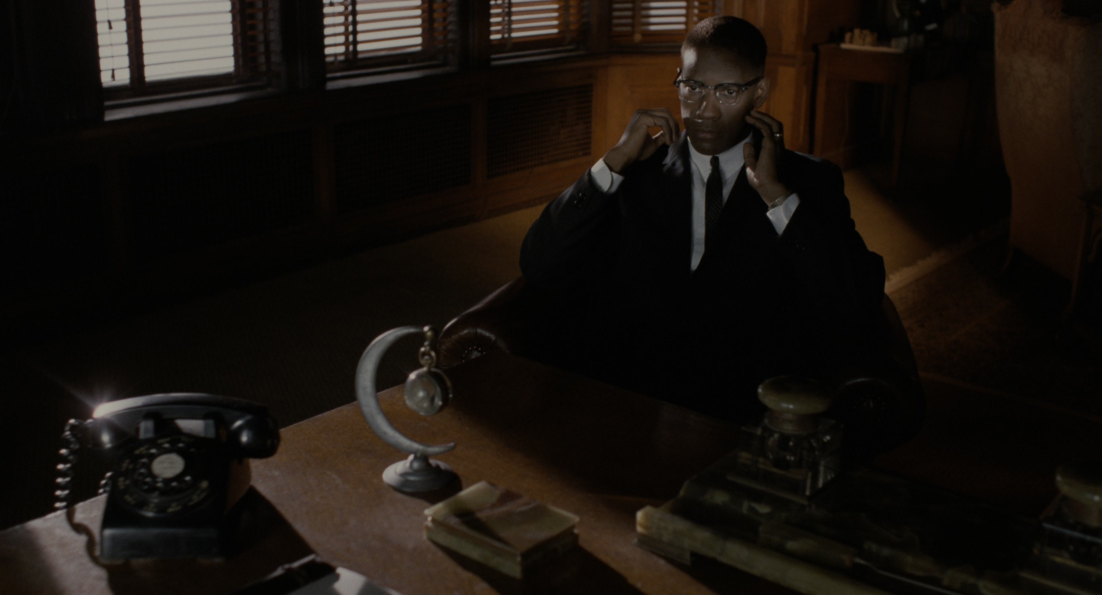 Malcolm (1992), wide, 1.85:1 — film still