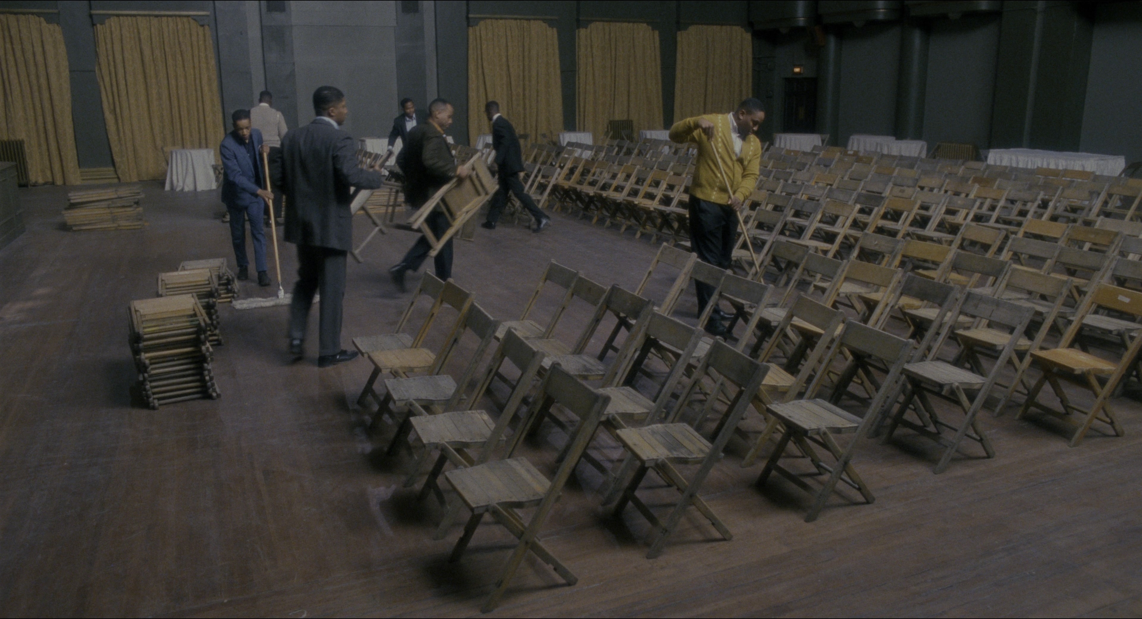 Malcolm (1992), wide, 1.85:1 — film still