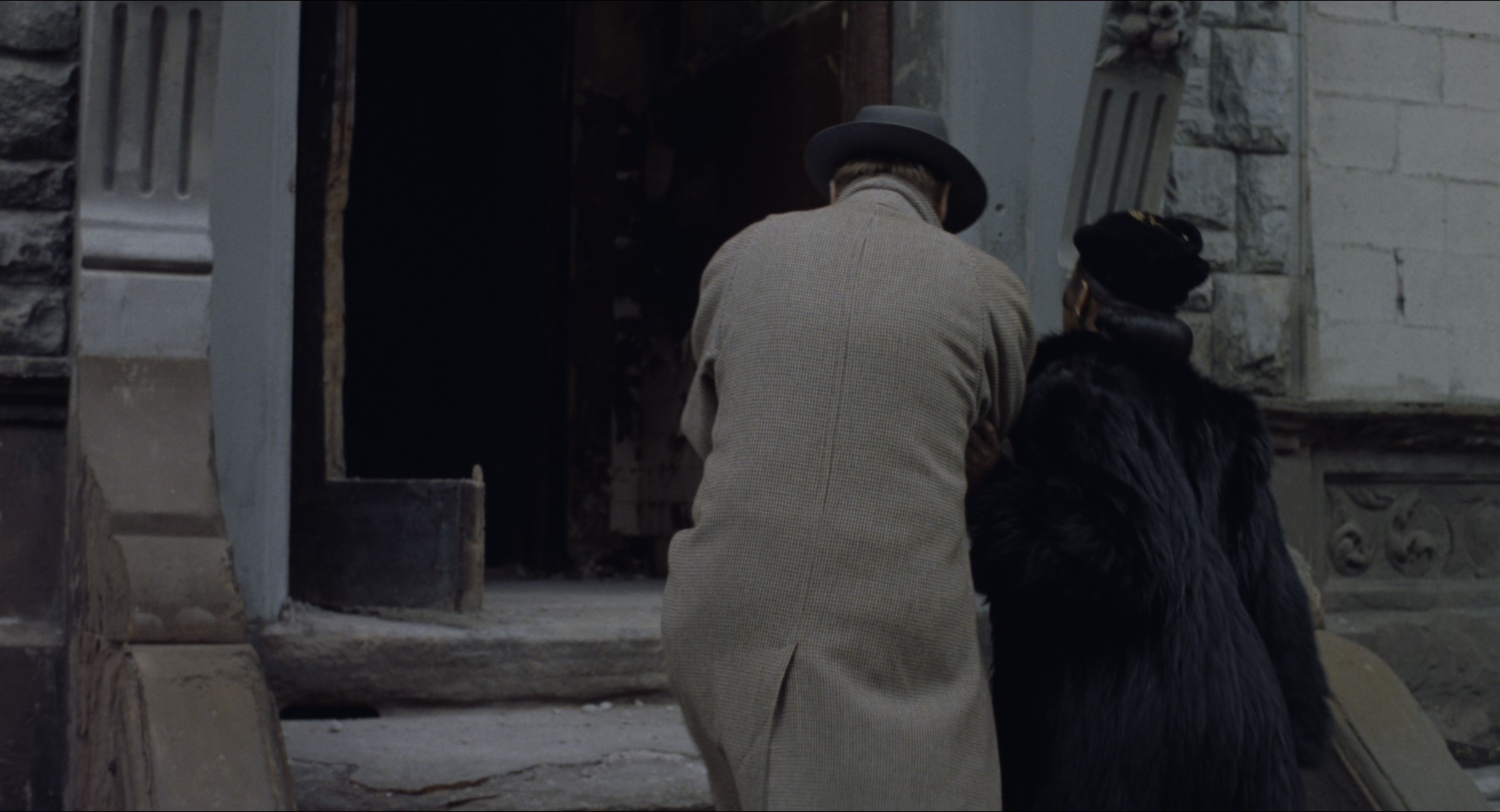 Malcolm (1992), wide, 1.85:1 — film still