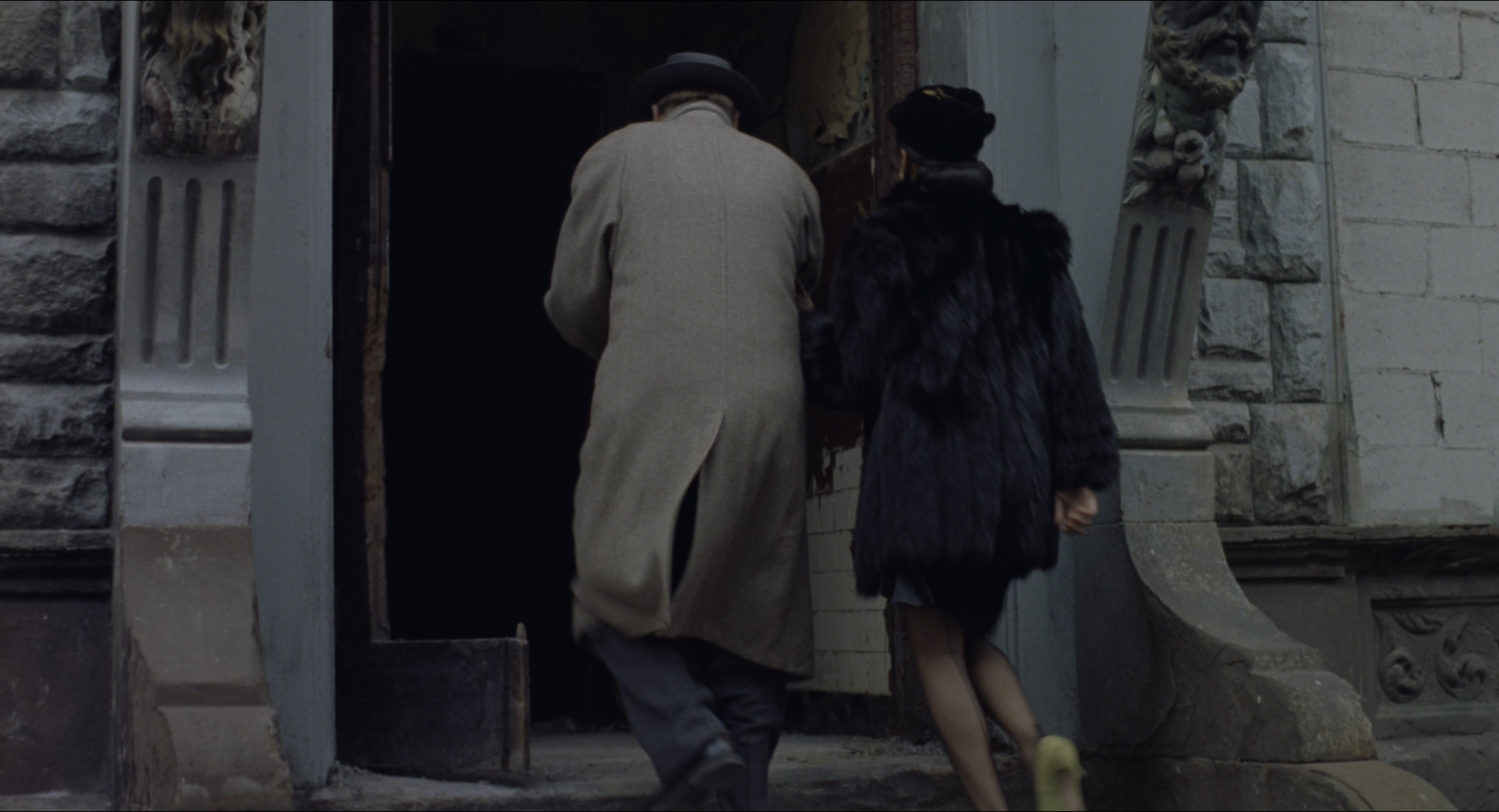 Malcolm (1992), wide, 1.85:1 — film still