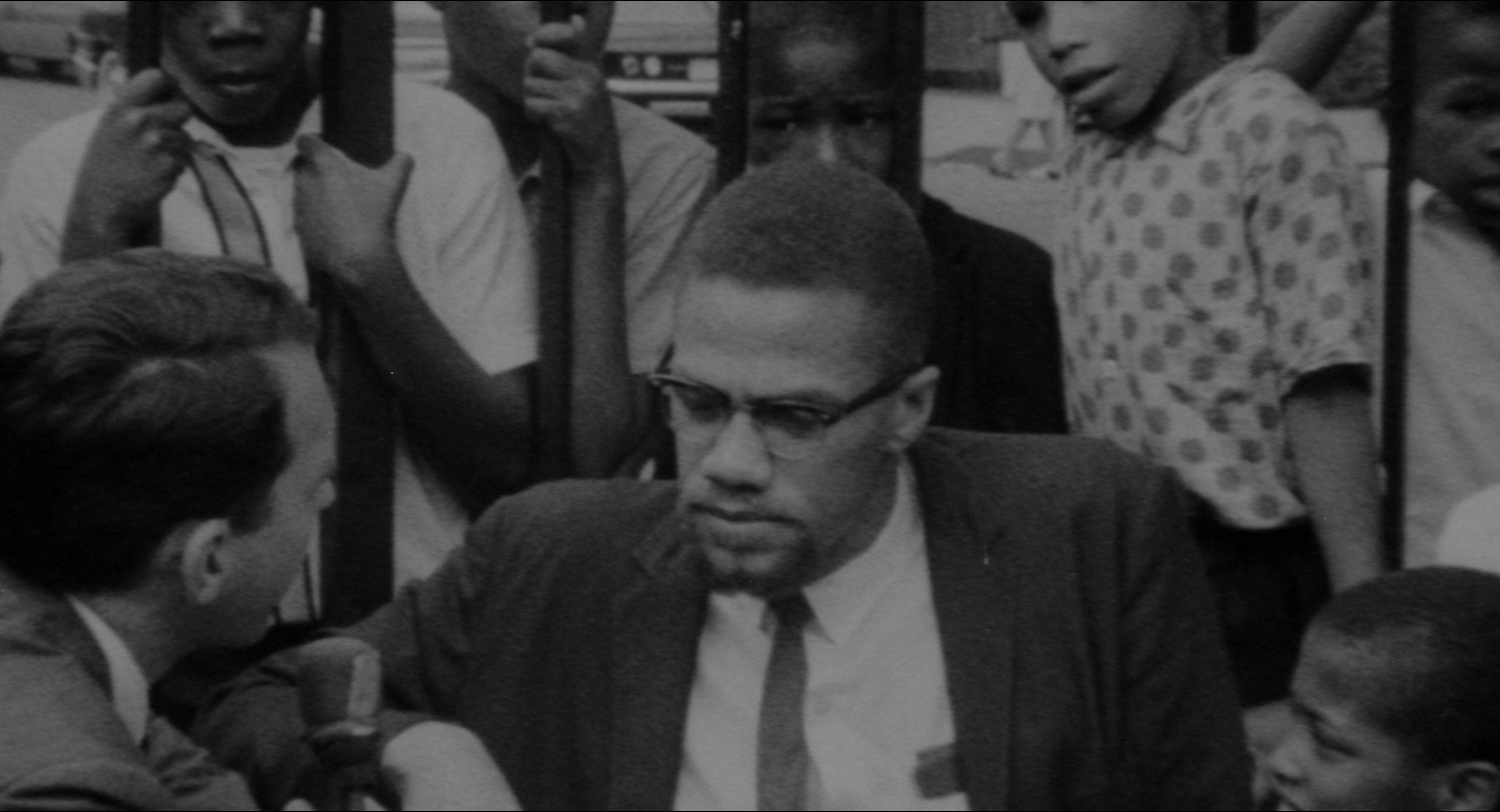 Malcolm (1992), medium, 1.85:1 — film still