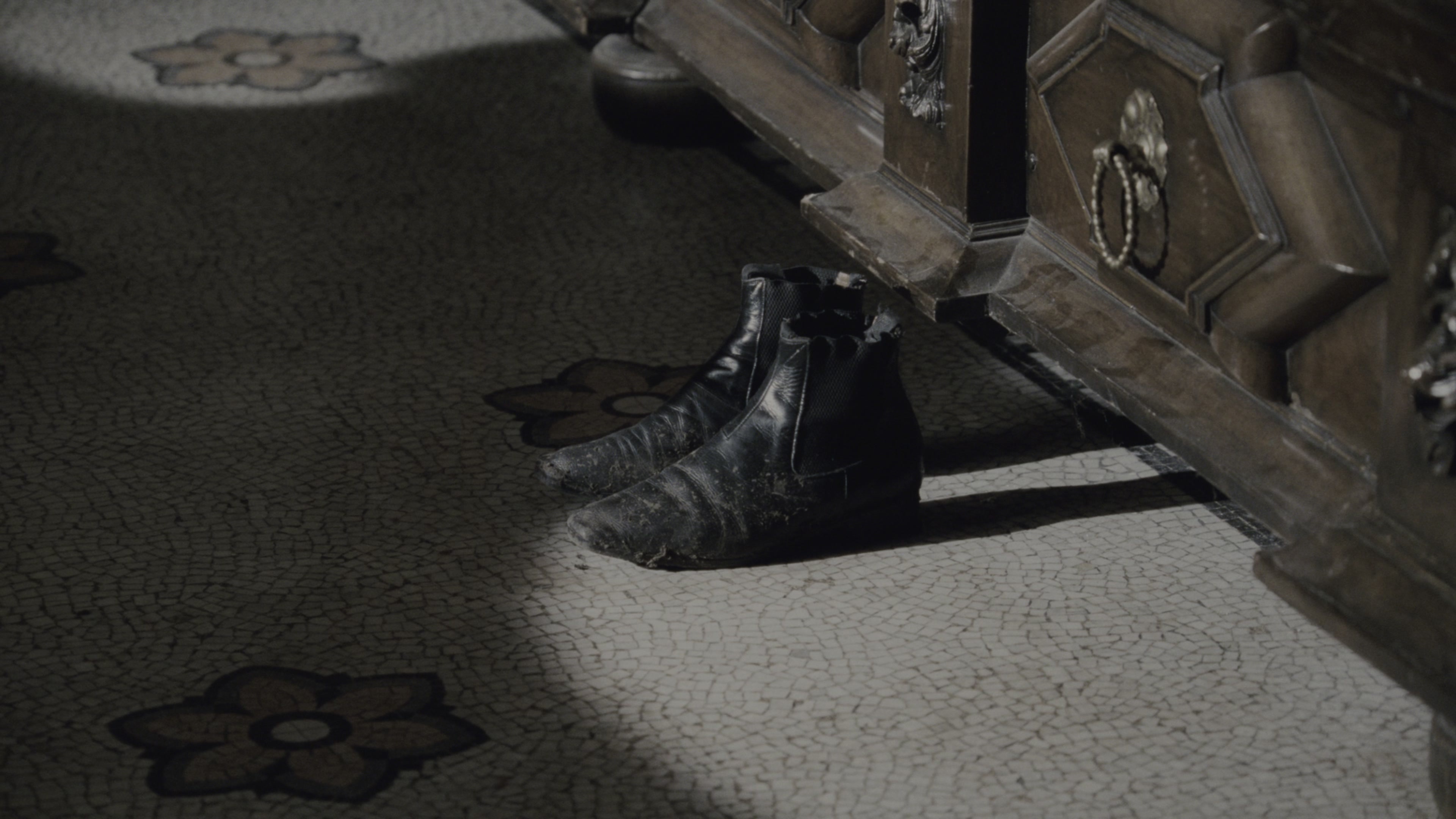 Sherlock Holmes (2009), wide, 1.78:1 — film still