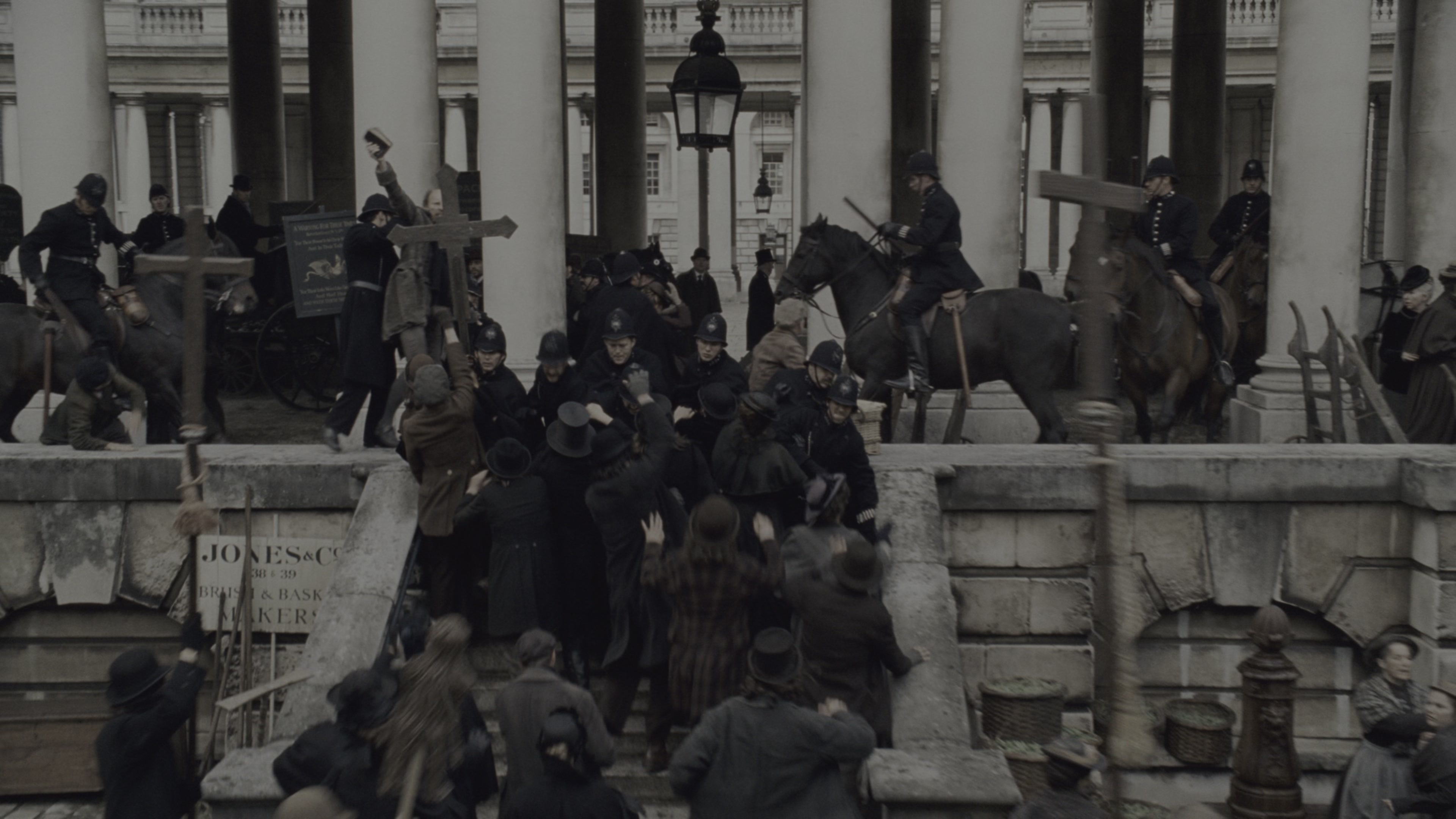 Sherlock Holmes (2009), medium, 1.78:1 — film still