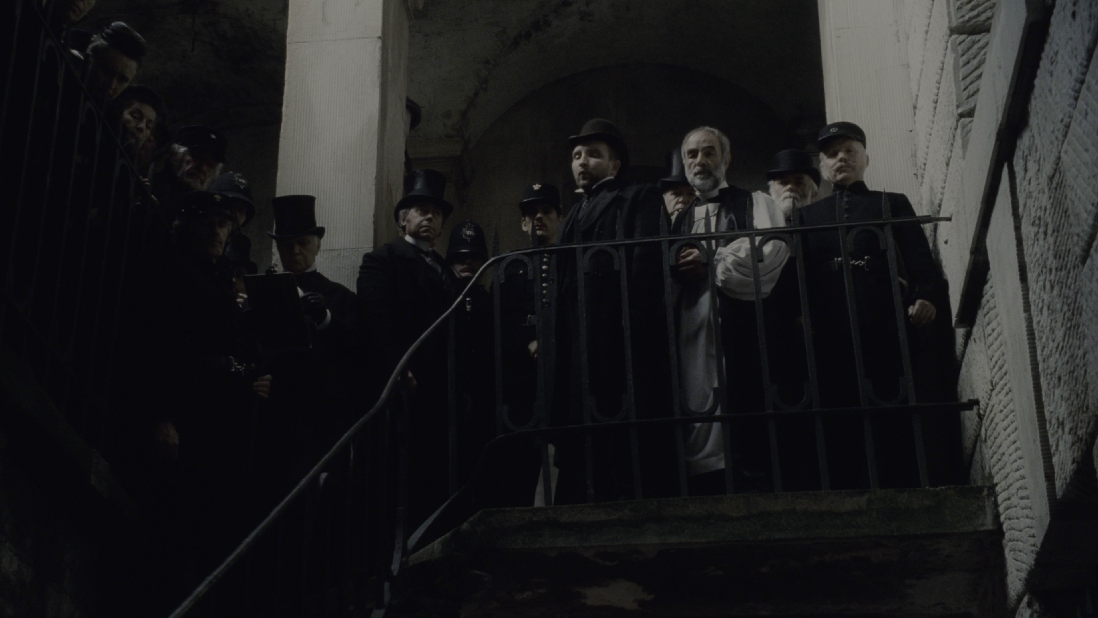 Sherlock Holmes (2009), wide, 1.78:1 — film still