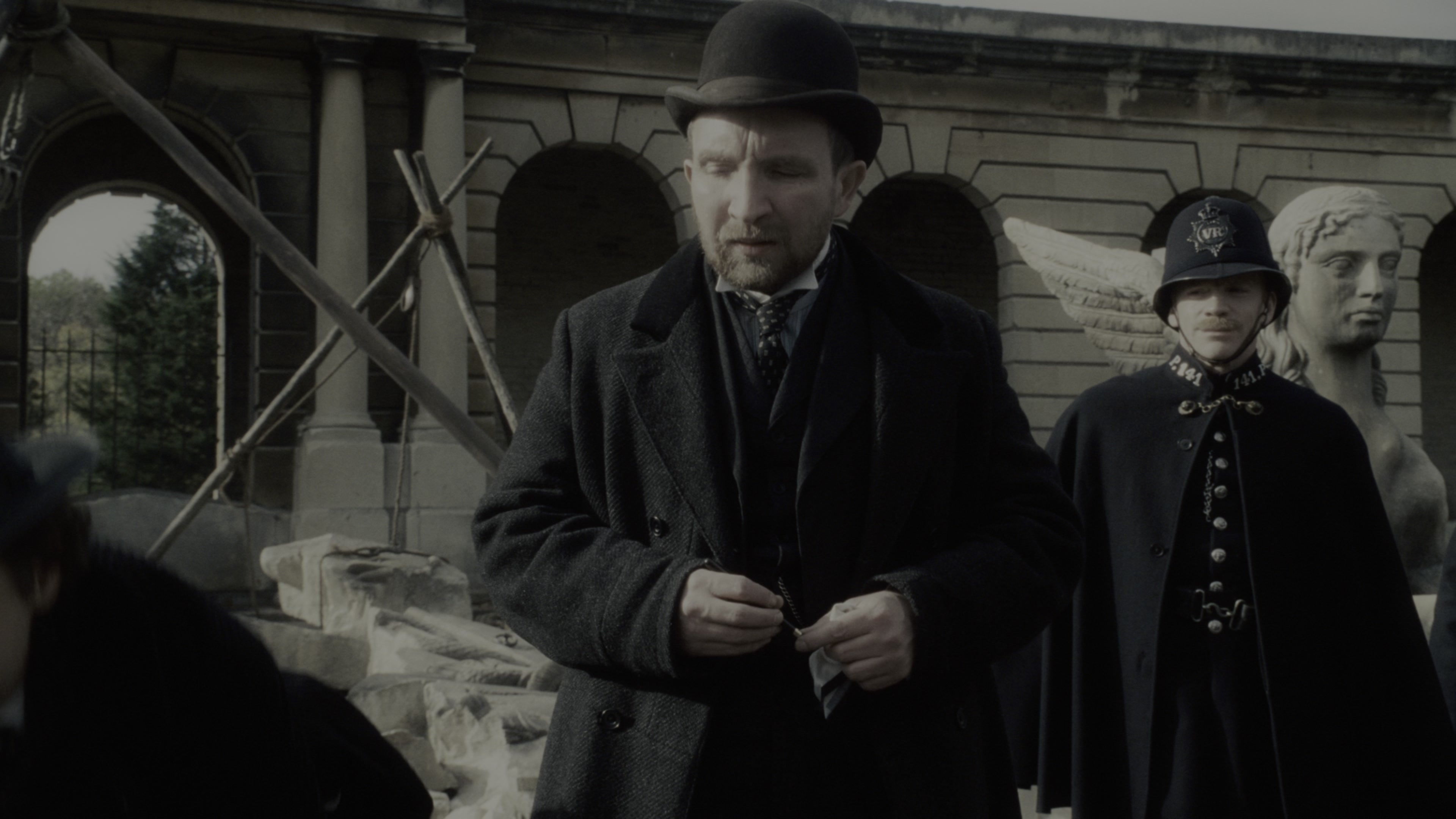 Sherlock Holmes (2009), wide, 1.78:1 — film still