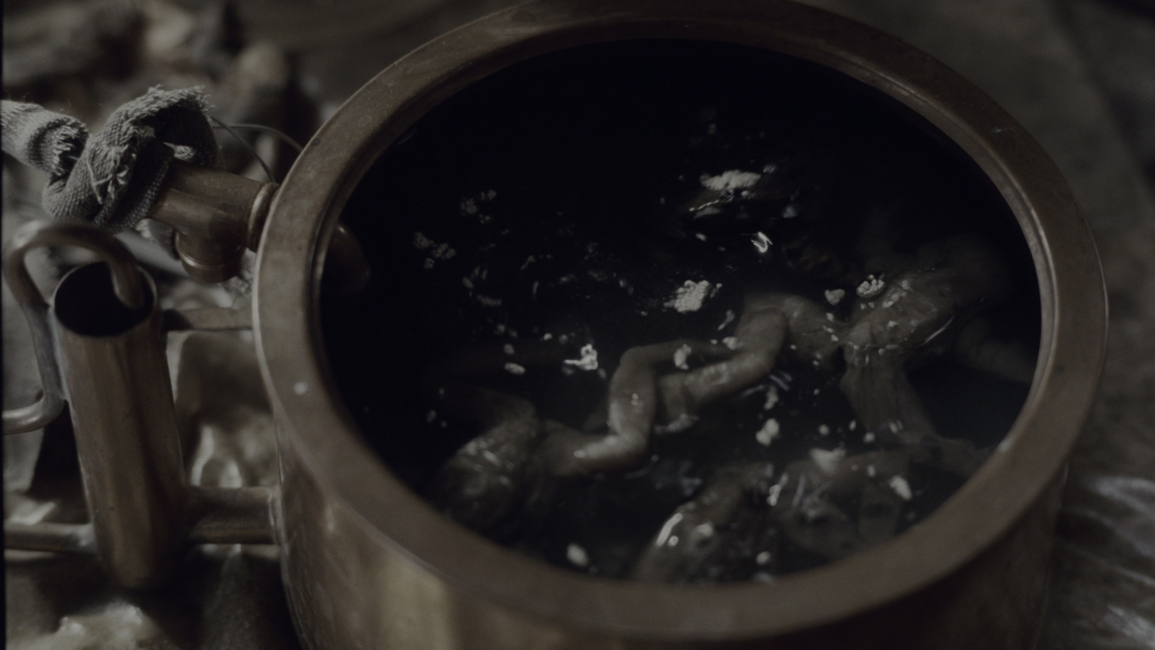 Sherlock Holmes (2009), wide, 1.78:1 — film still