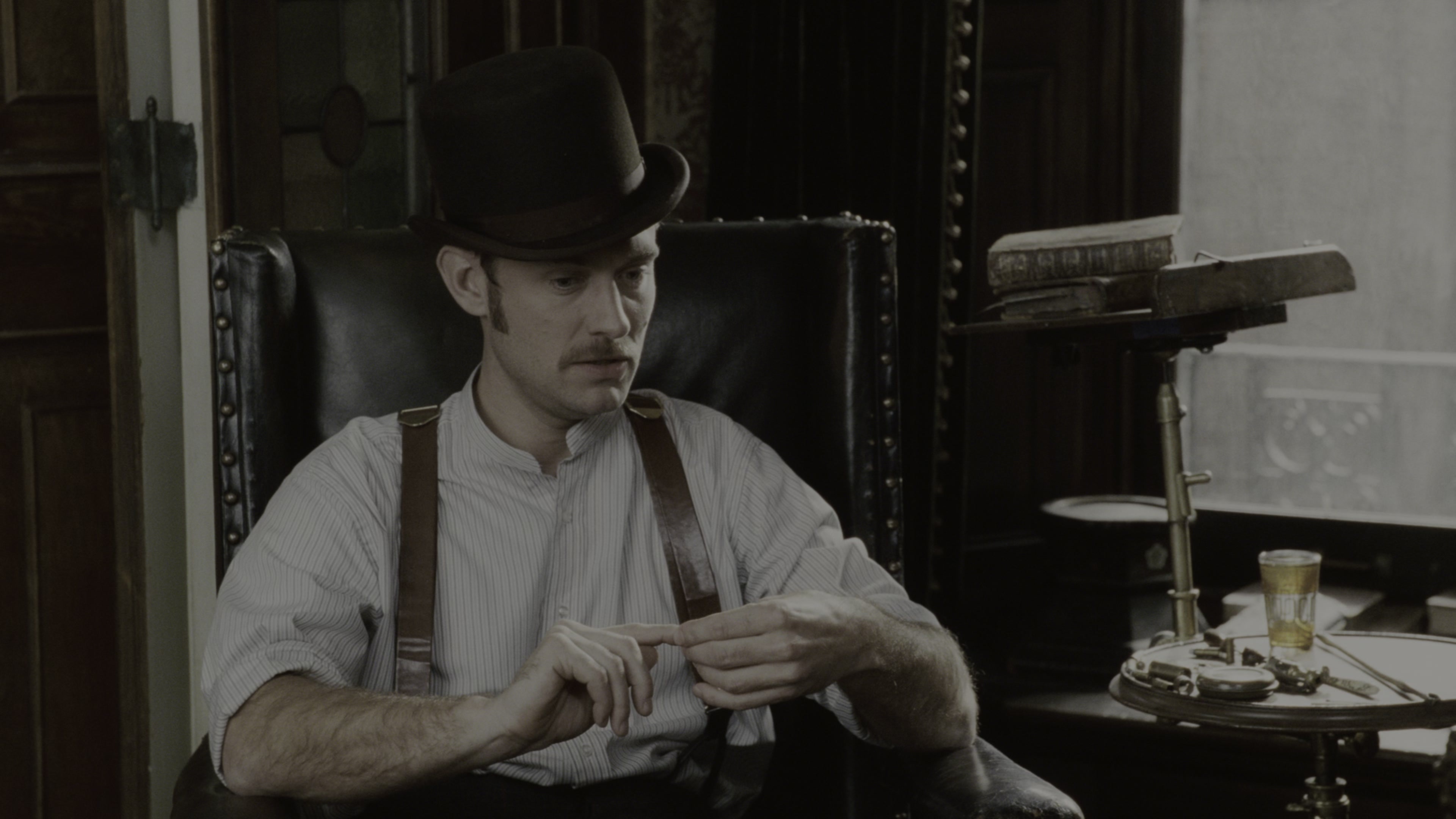 Sherlock Holmes (2009), wide, 1.78:1 — film still
