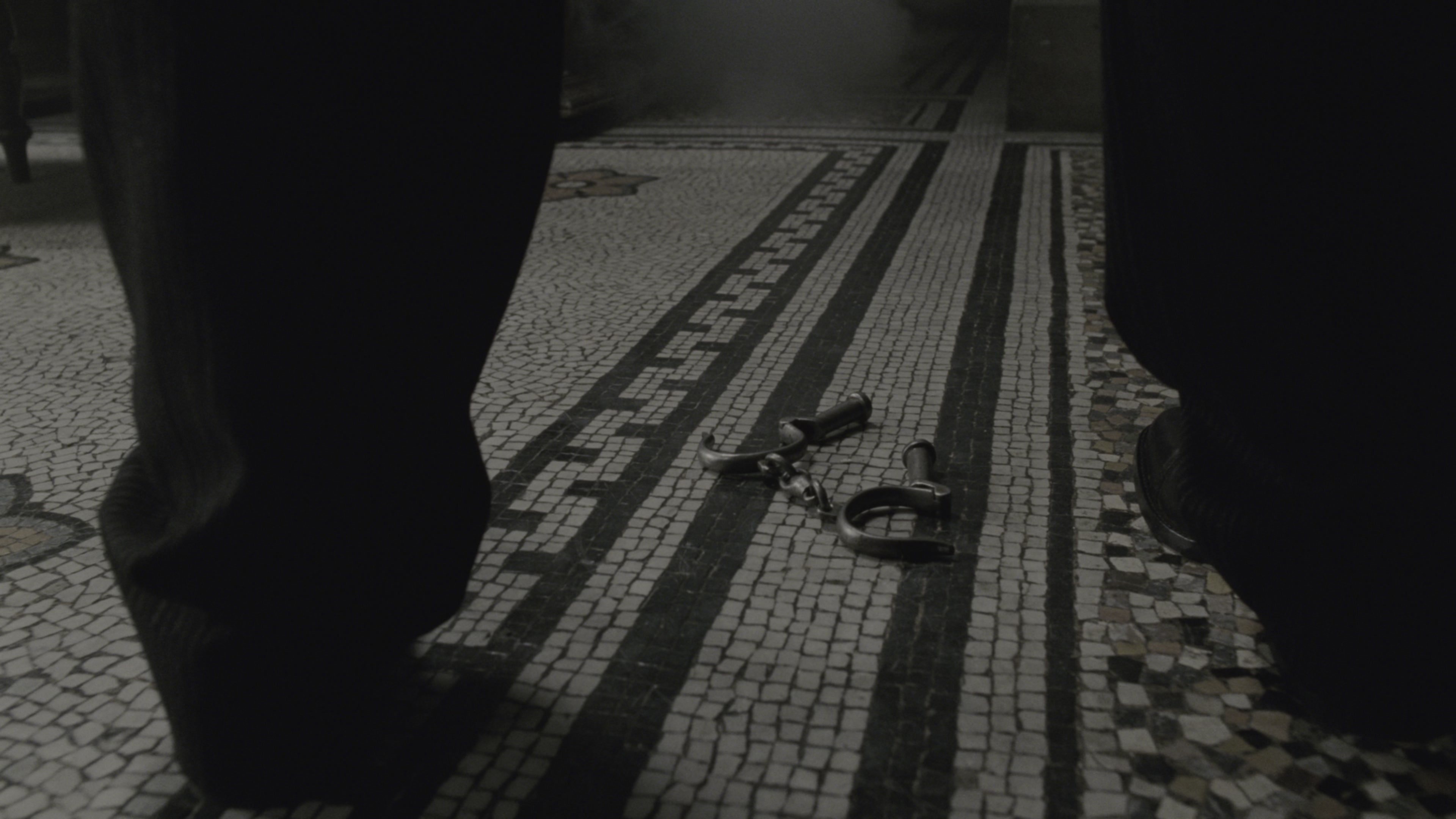 Sherlock Holmes (2009), wide, 1.78:1 — film still