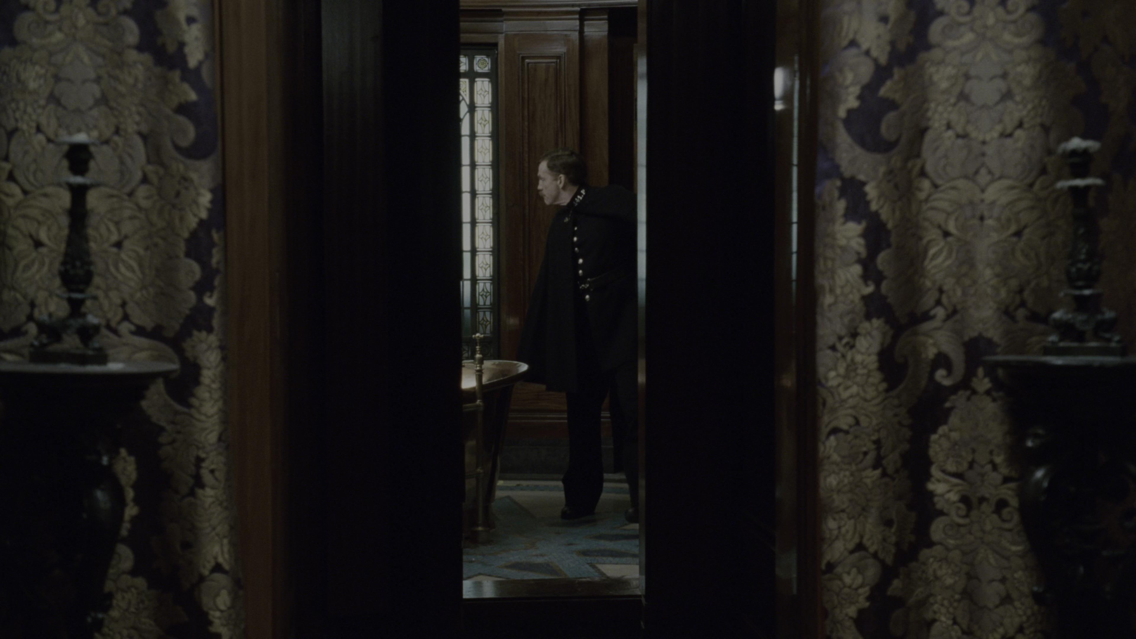 Sherlock Holmes (2009), wide, 1.78:1 — film still