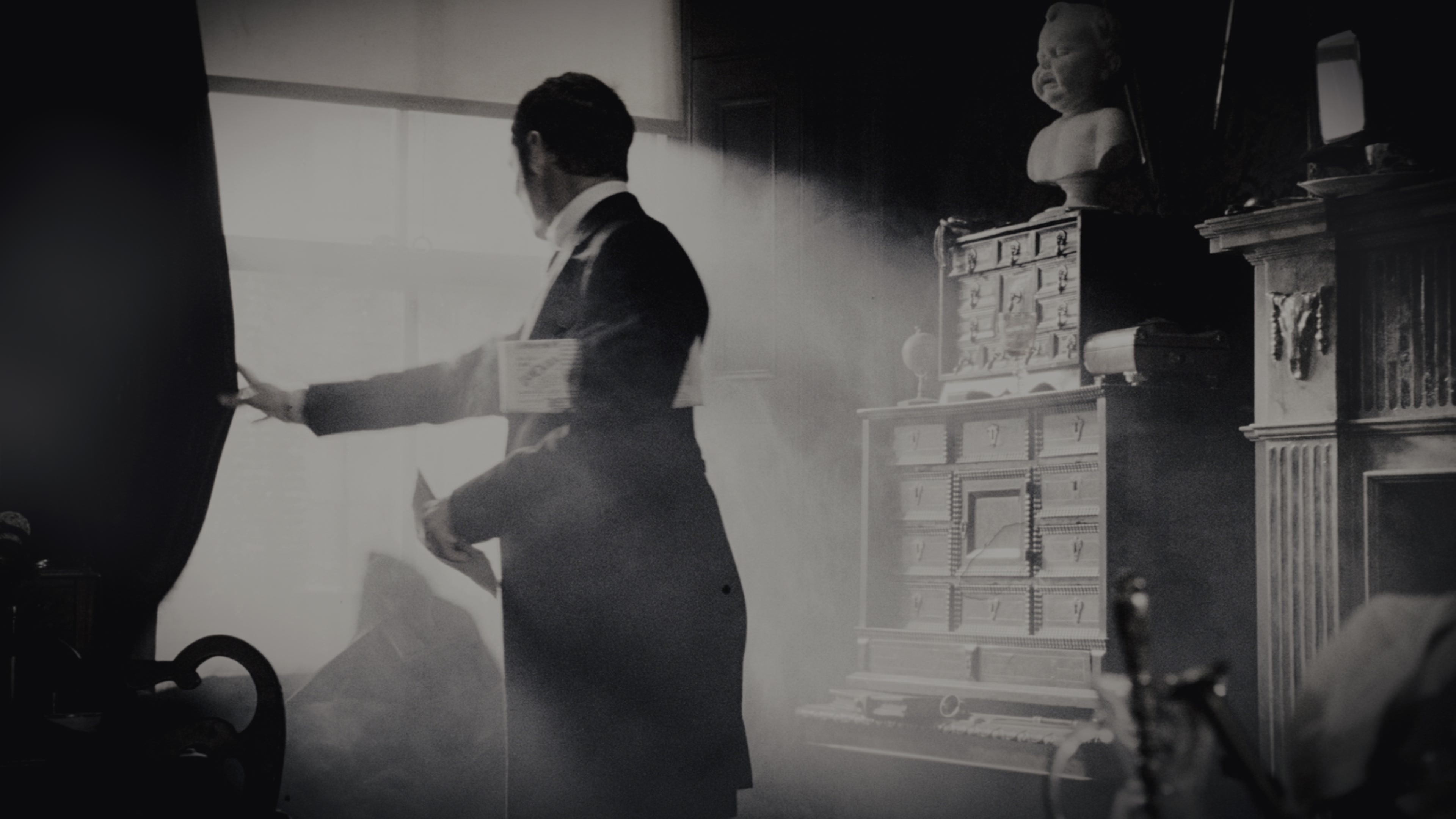 Sherlock Holmes (2009), wide, 1.78:1 — film still