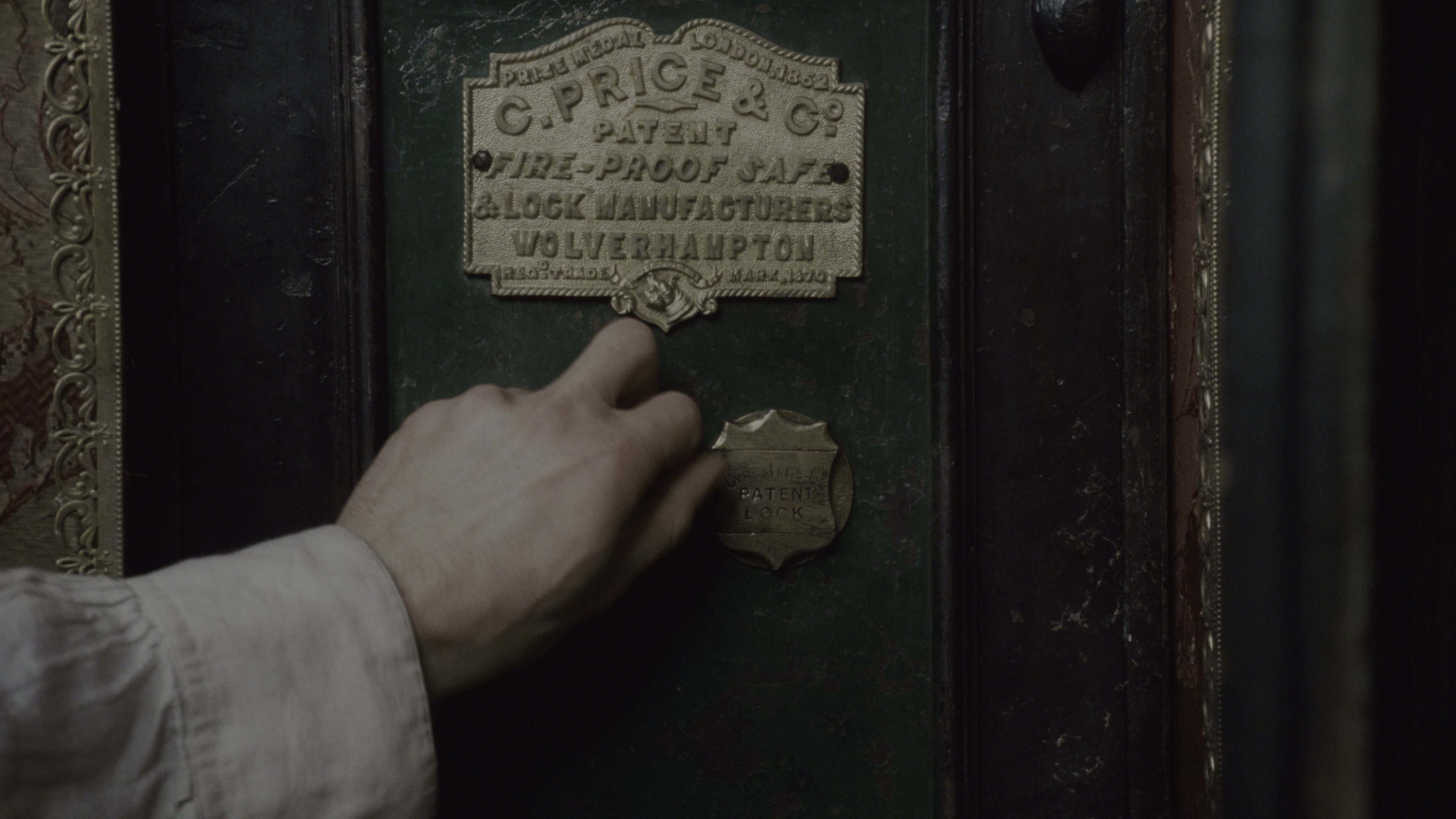 Sherlock Holmes (2009), wide, 1.78:1 — film still