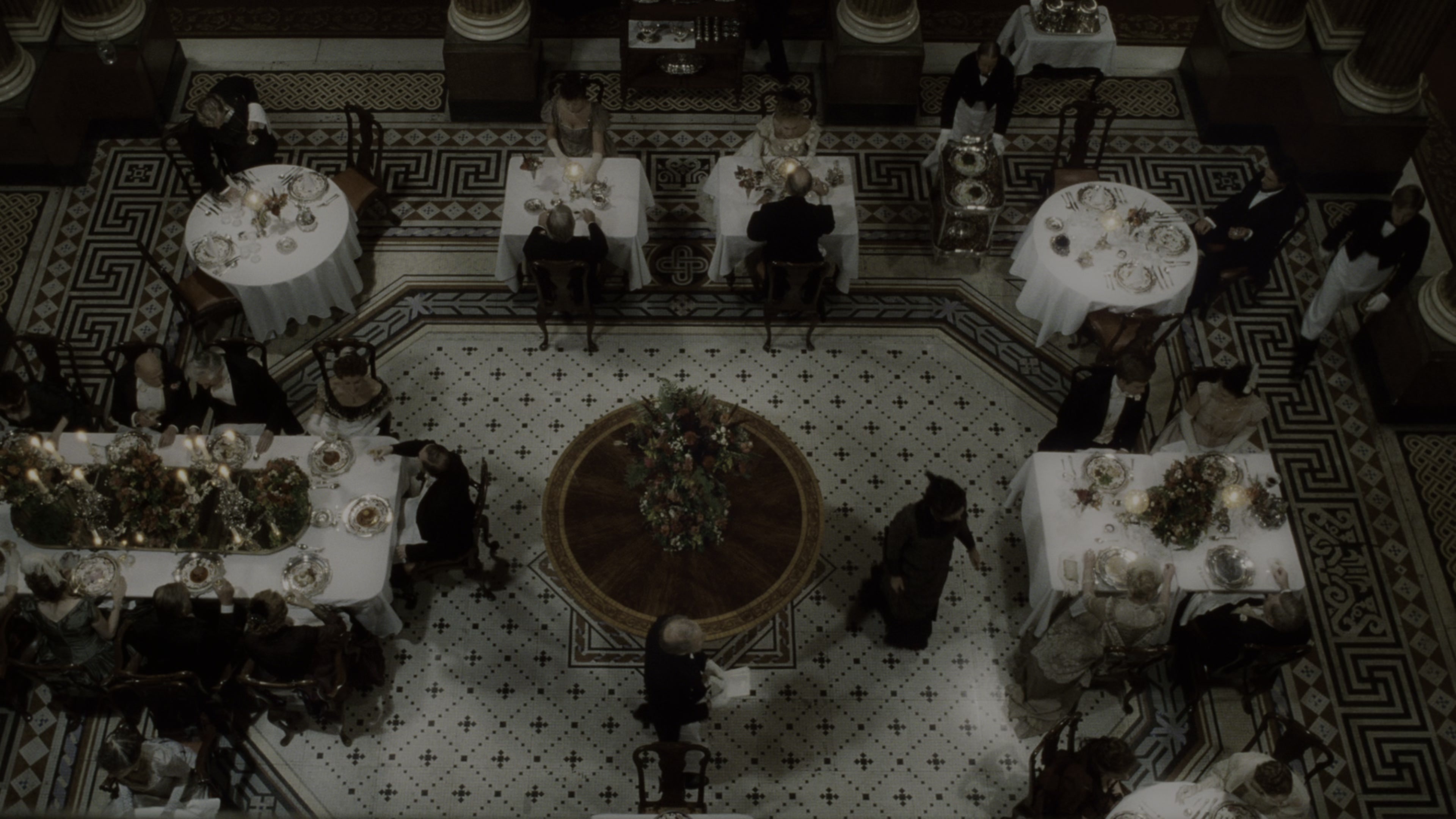 Sherlock Holmes (2009), wide, 1.78:1 — film still