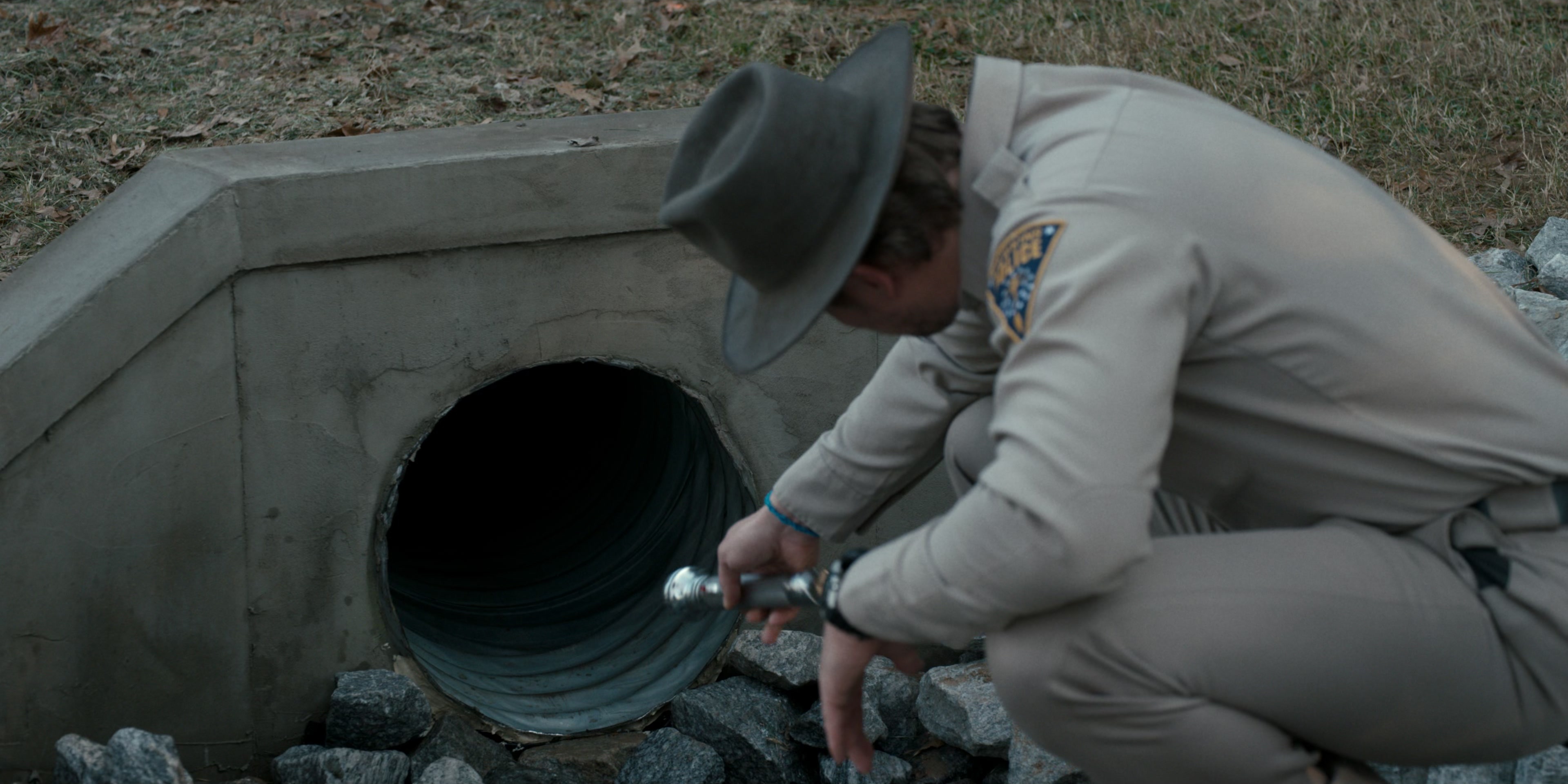 Stranger Things (2016), wide, 2.00:1 — film still