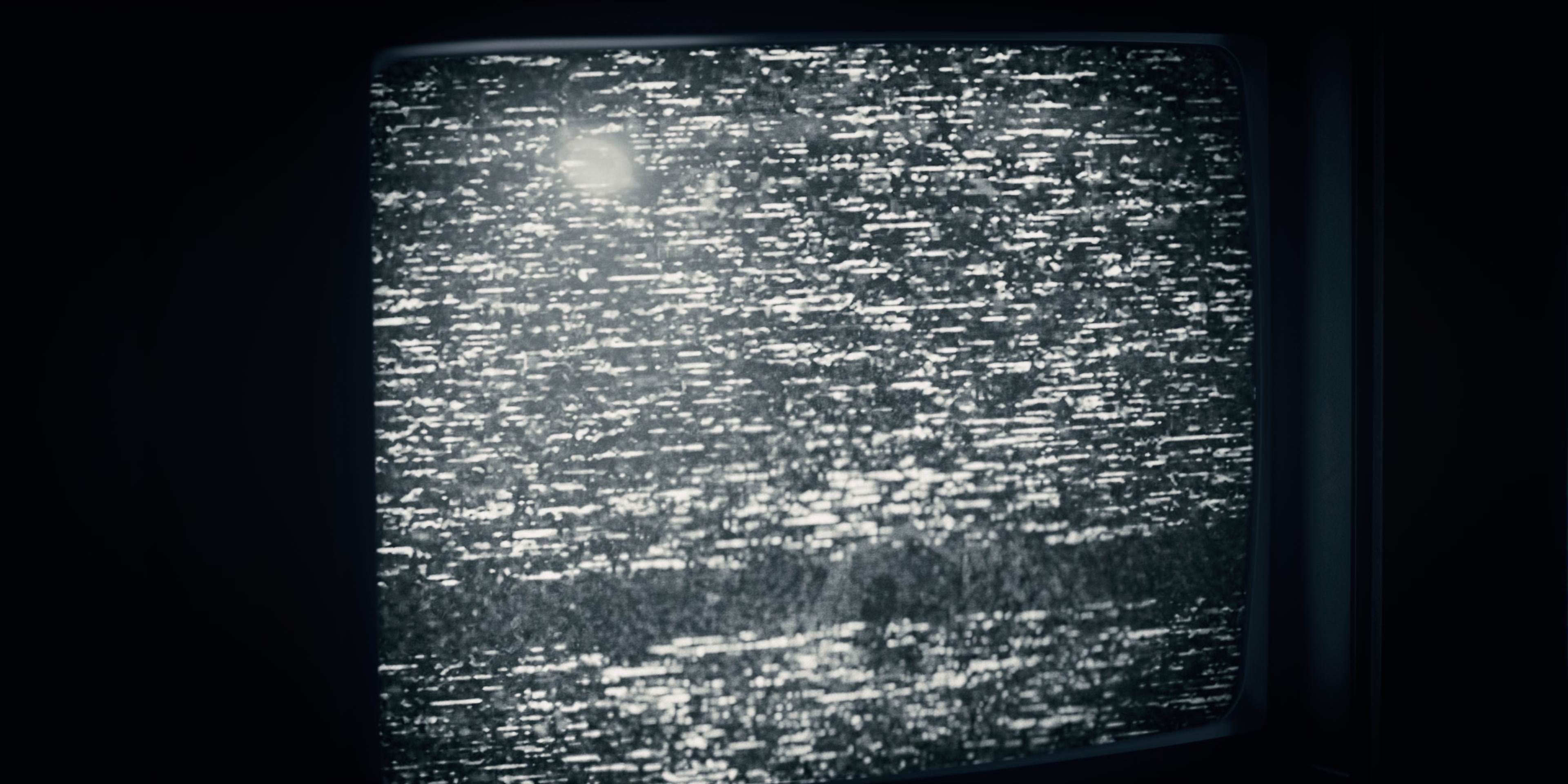 Stranger Things (2016), wide, 2.00:1 — film still