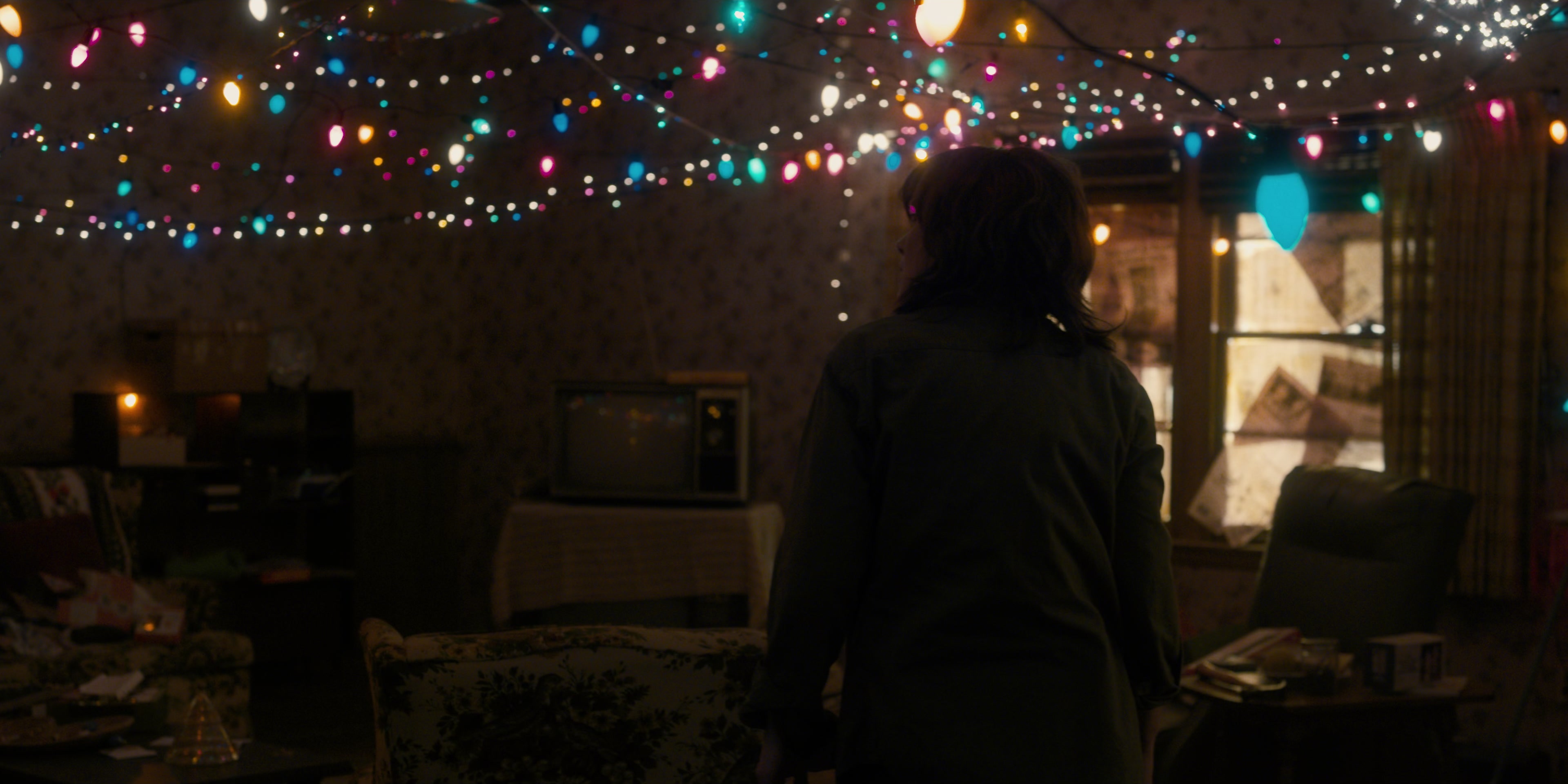 Stranger Things (2016), wide, 2.00:1 — film still