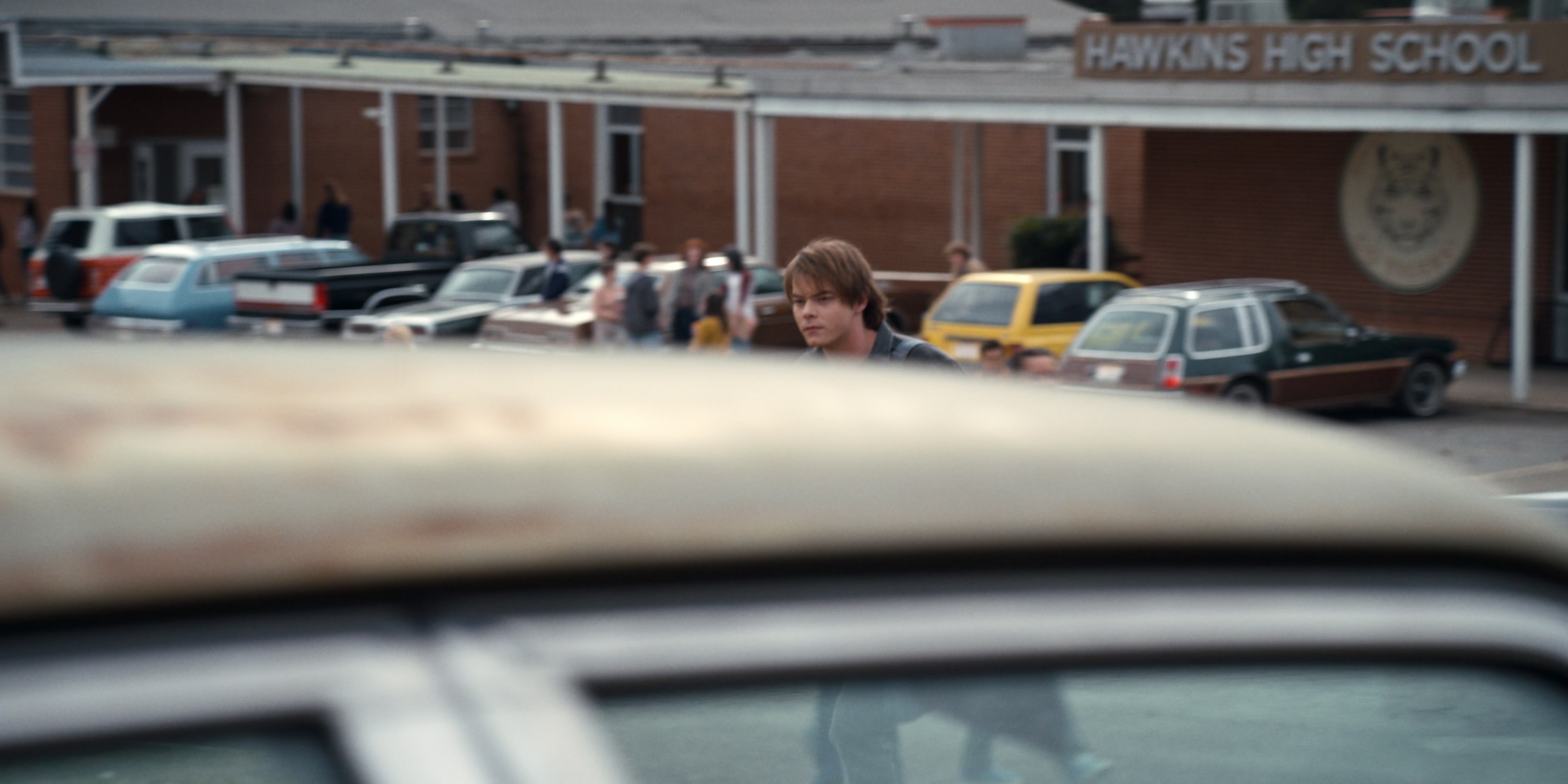 Stranger Things (2016), wide, 2.00:1 — film still