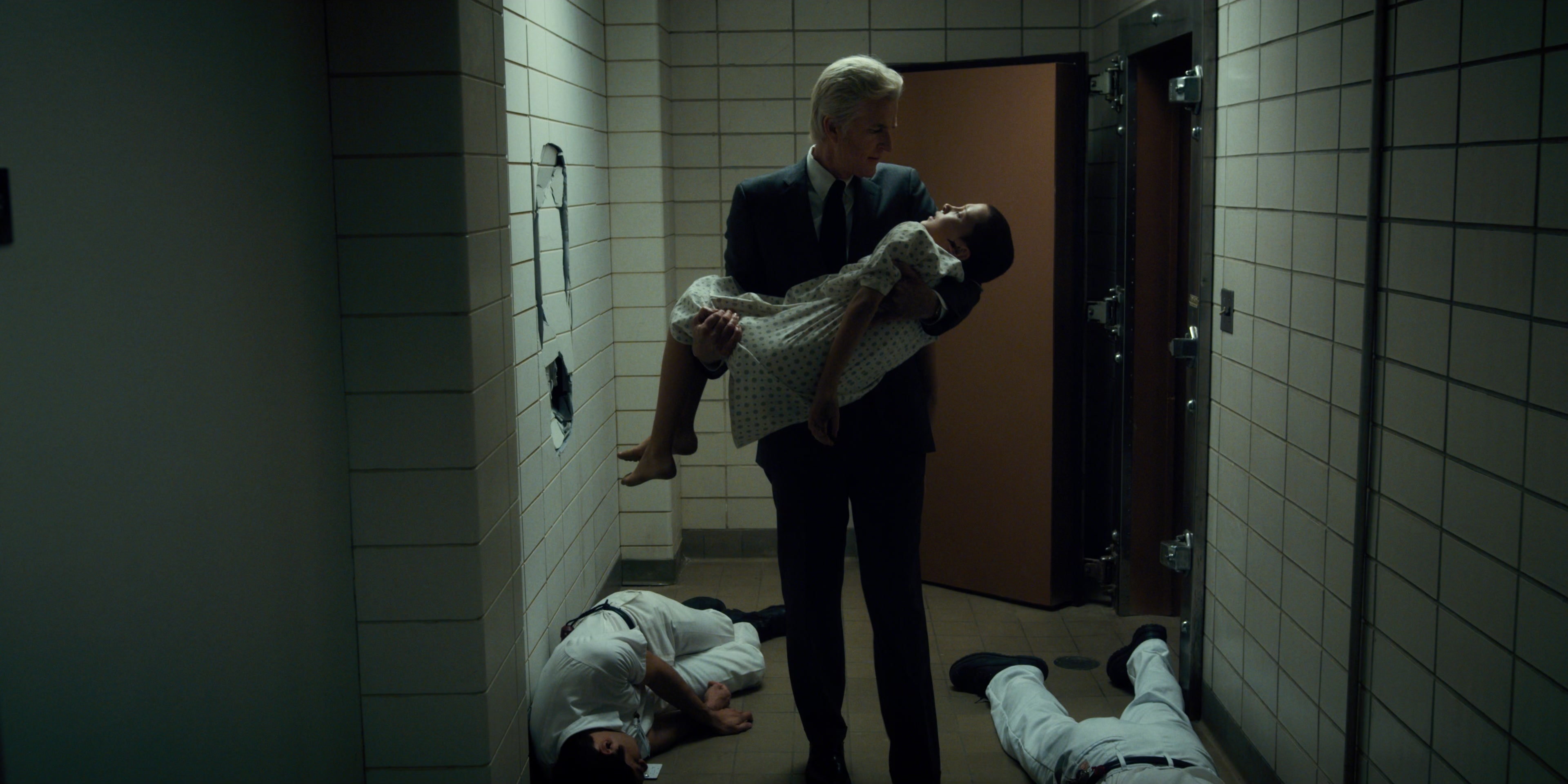 Stranger Things (2016), unknown, 2.00:1 — film still
