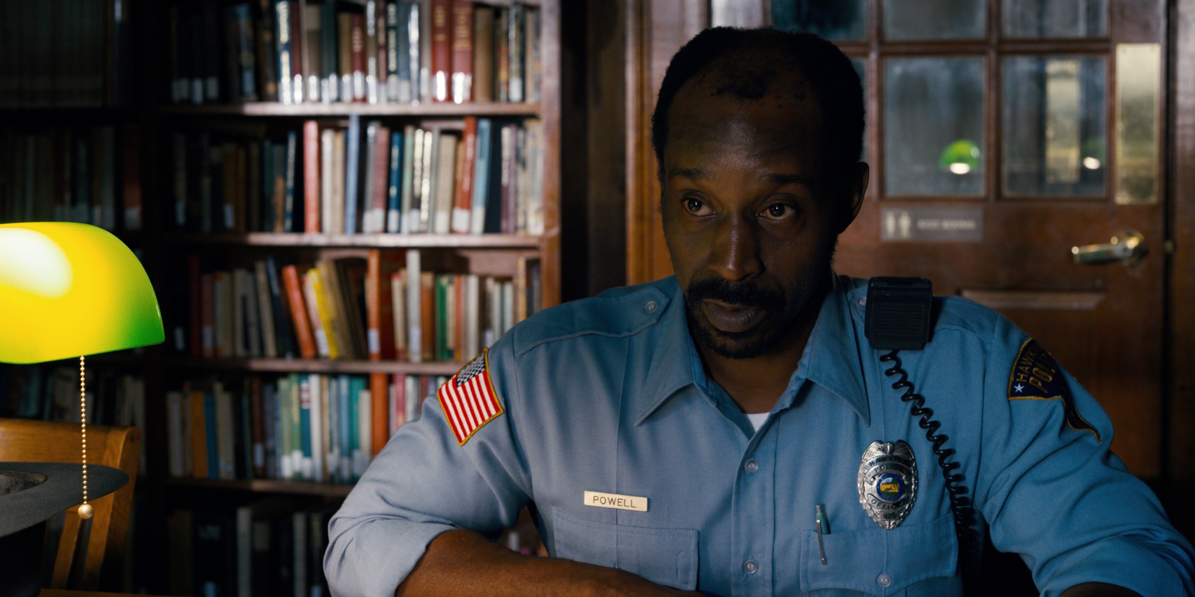 Stranger Things (2016), medium, 2.00:1 — film still