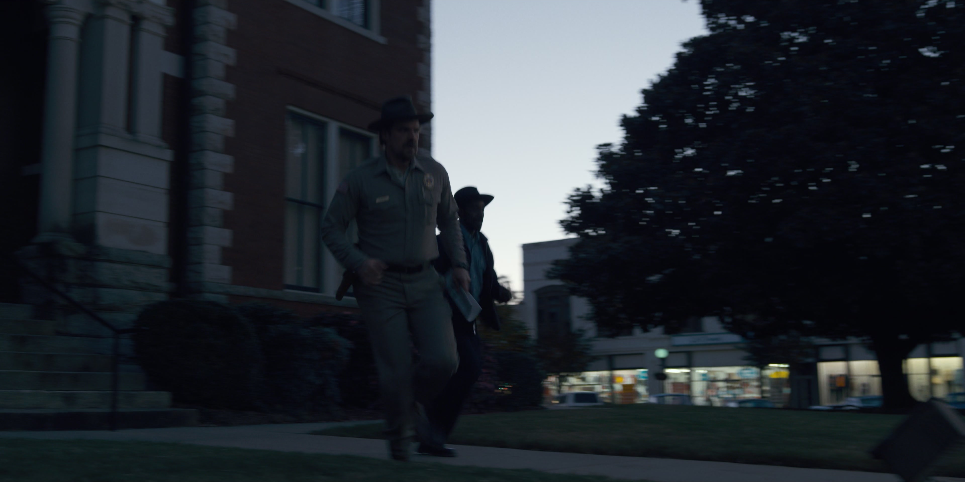 Stranger Things (2016), wide, 2.00:1 — film still