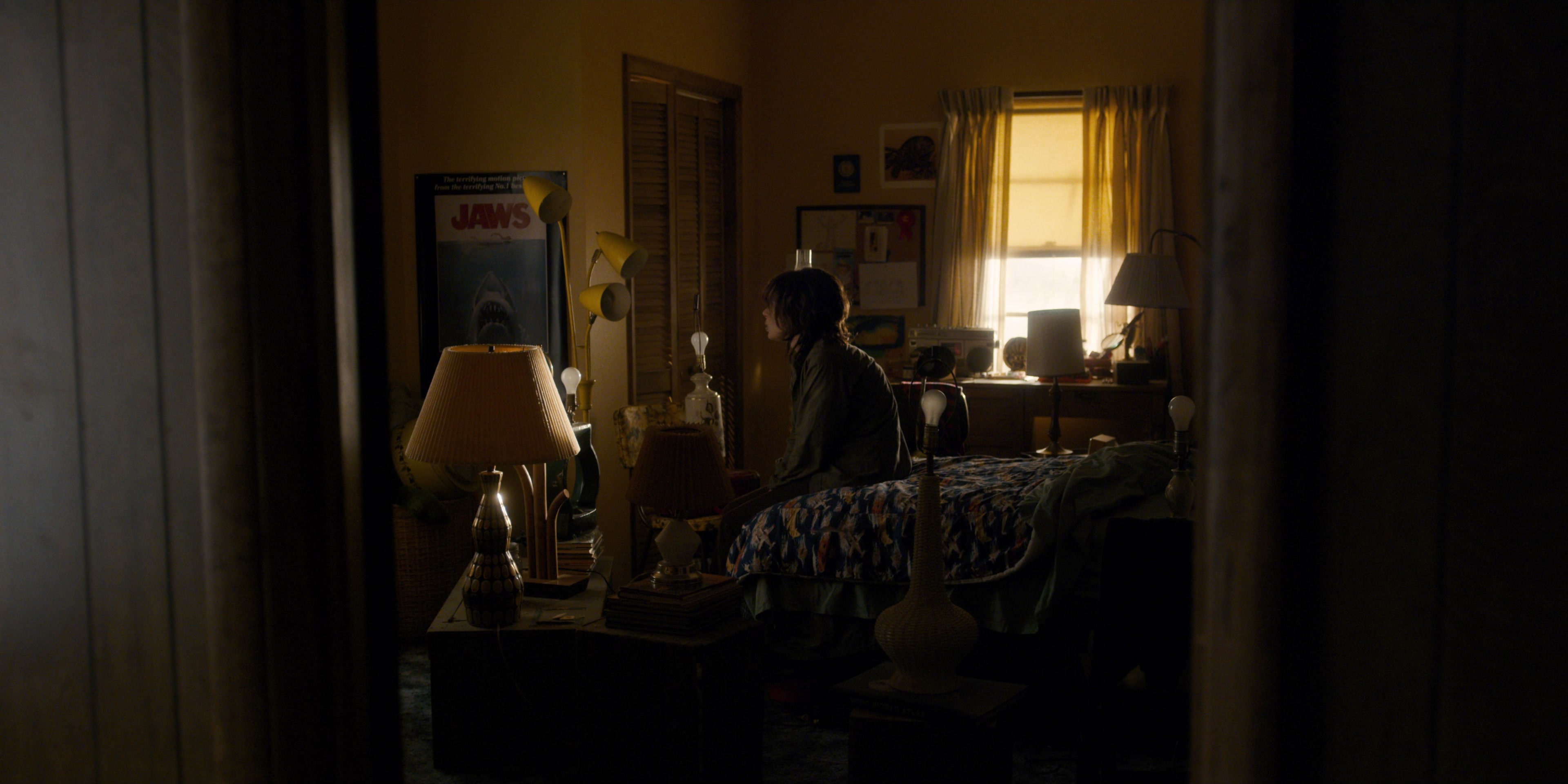 Stranger Things (2016), wide, 2.00:1 — film still