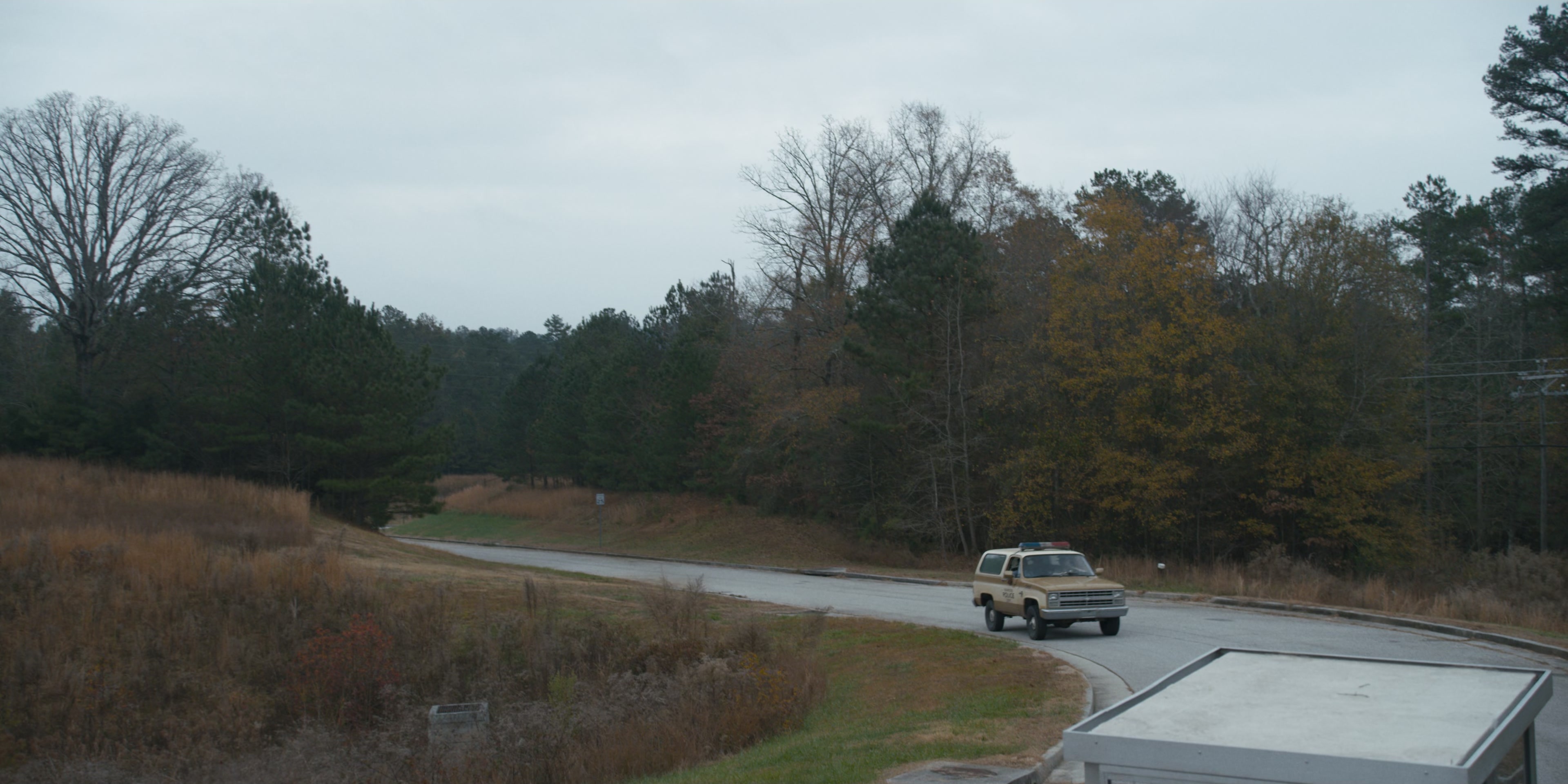 Stranger Things (2016), wide, 2.00:1 — film still