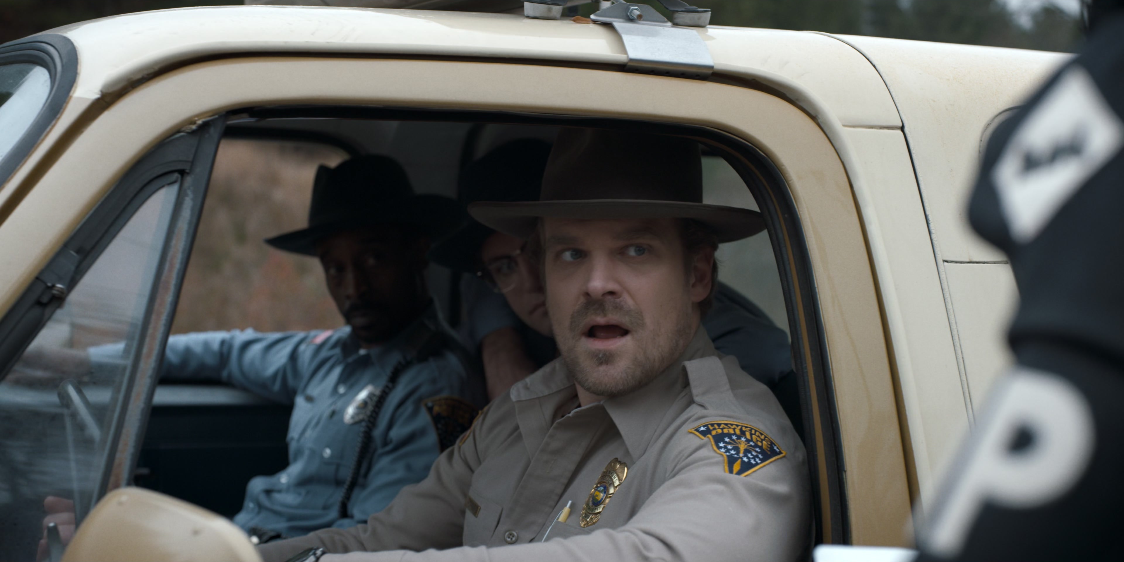Stranger Things (2016), wide, 2.00:1 — film still
