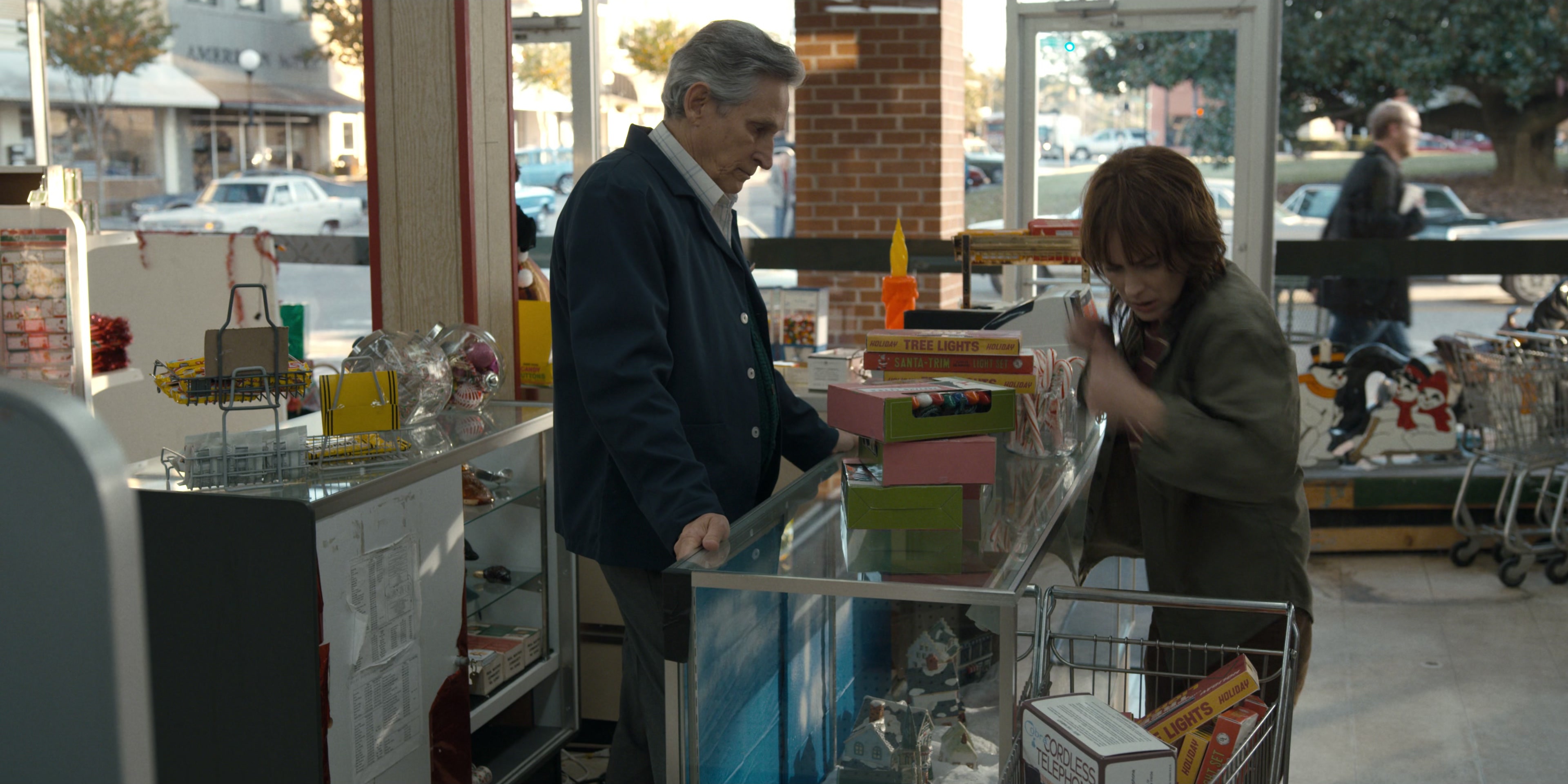 Stranger Things (2016), wide, 2.00:1 — film still