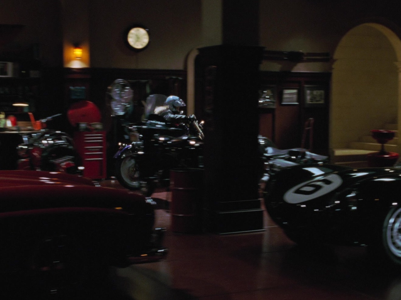 Batman & Robin (1997), wide, 1.33:1 — film still