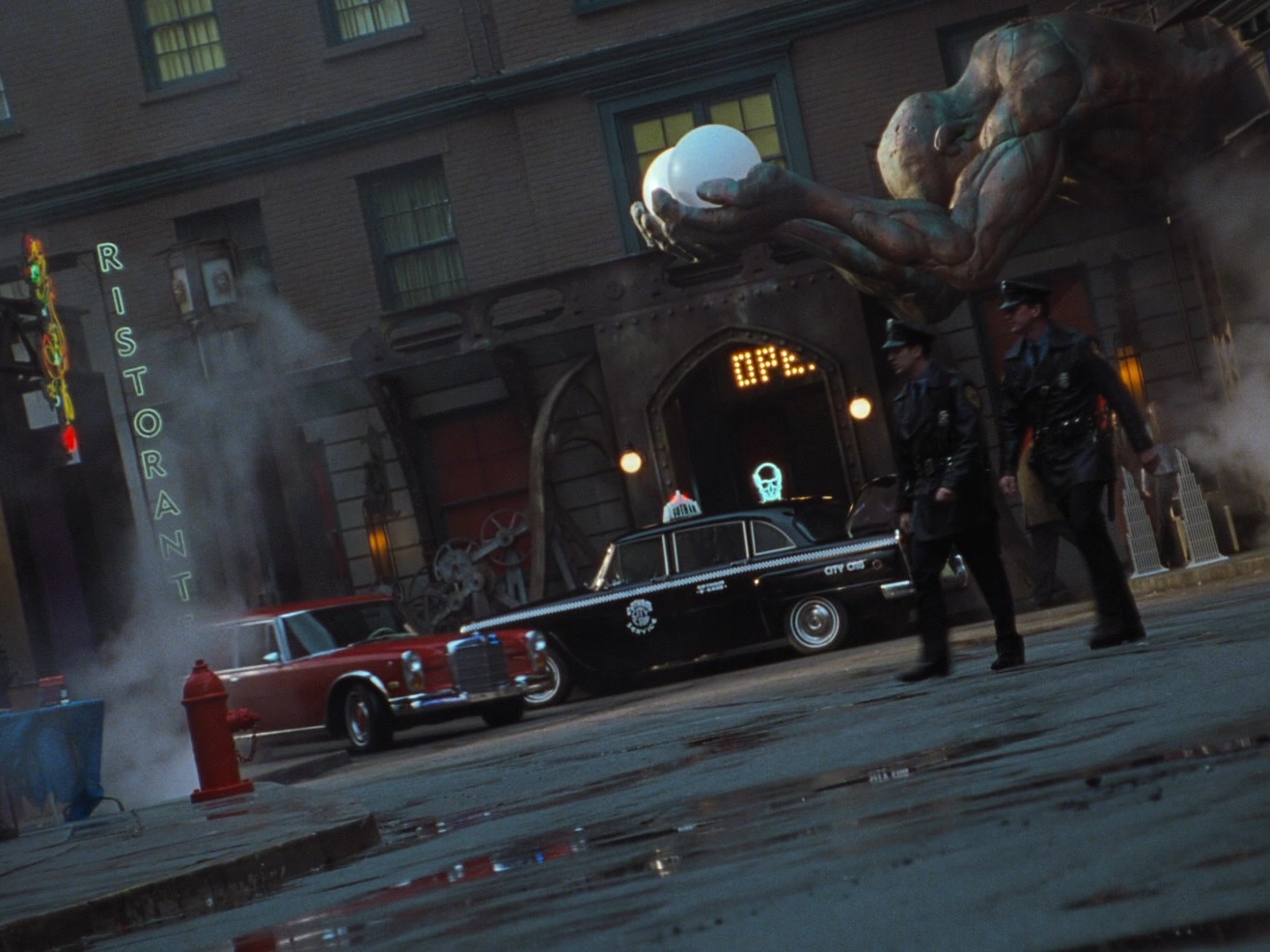 Batman & Robin (1997), wide, 1.33:1 — film still