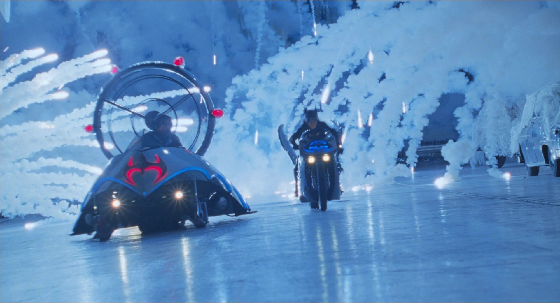 Batman & Robin (1997), wide, 1.85:1 — film still