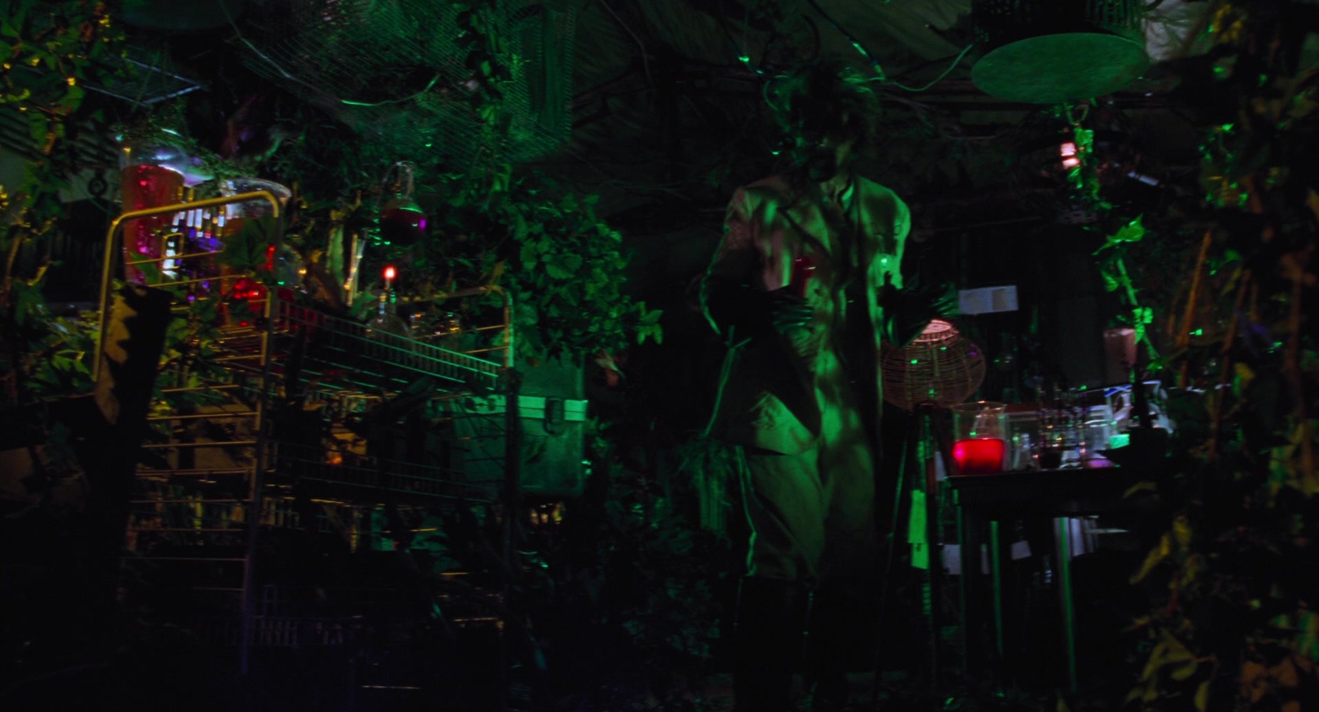 Batman & Robin (1997), wide, 1.85:1 — film still