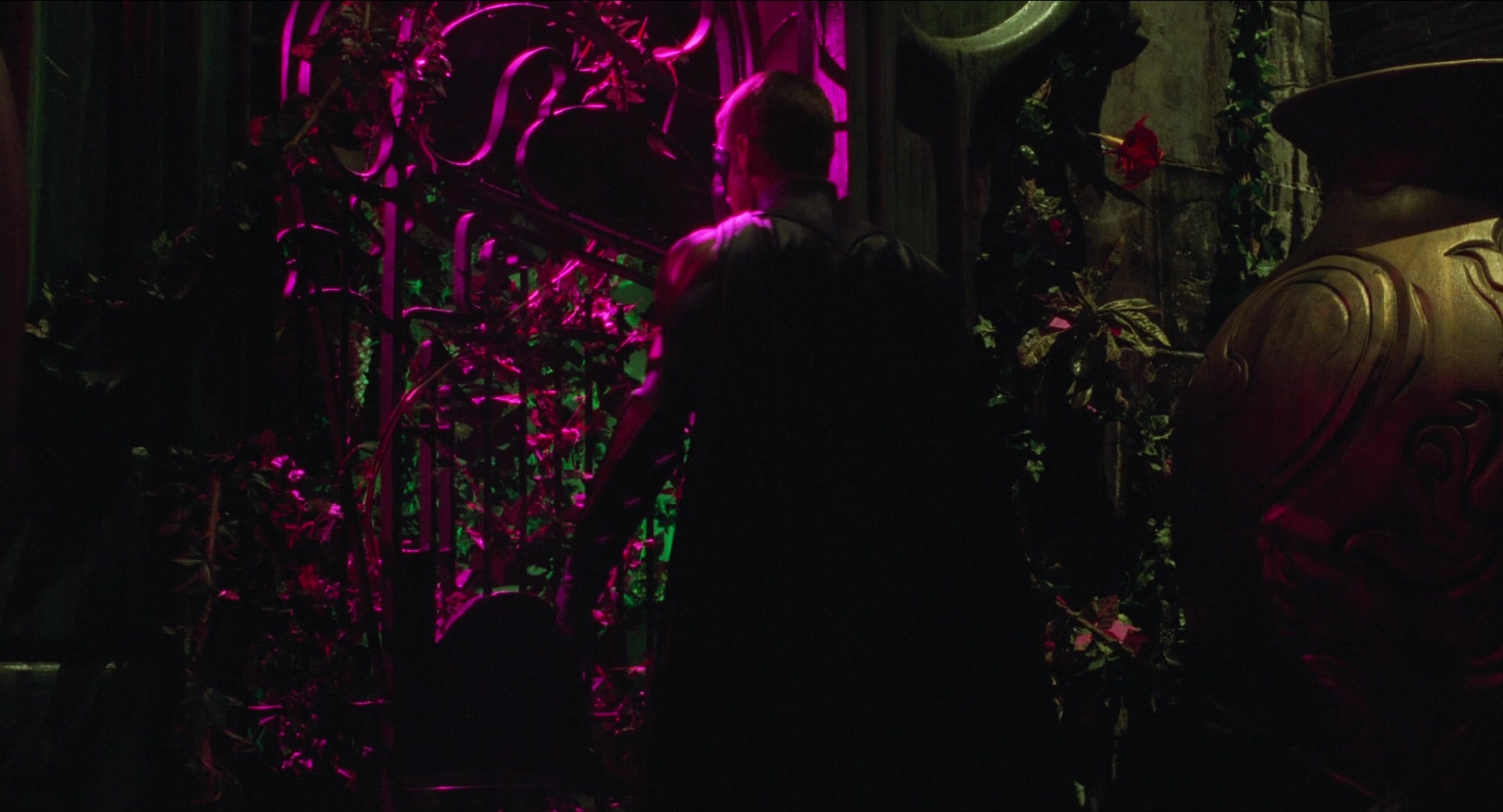 Batman & Robin (1997), wide, 1.85:1 — film still