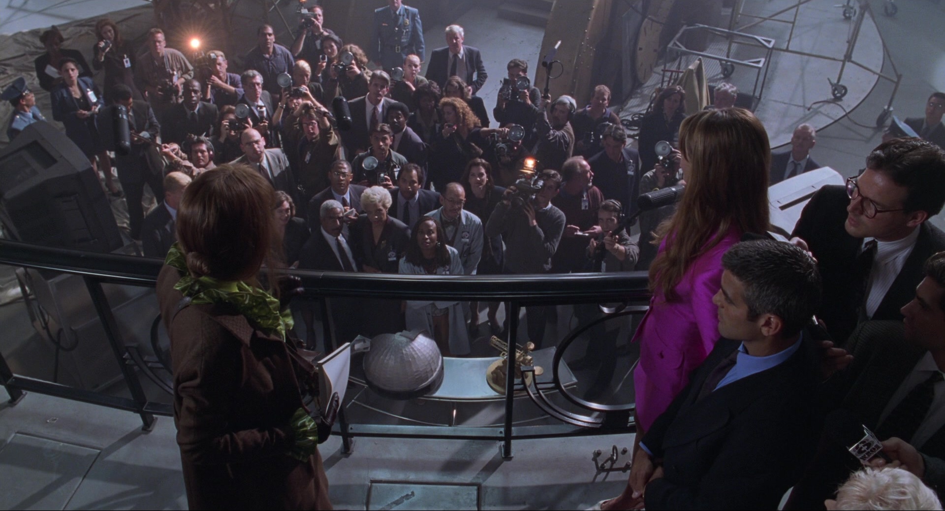 Batman & Robin (1997), wide, 1.85:1 — film still