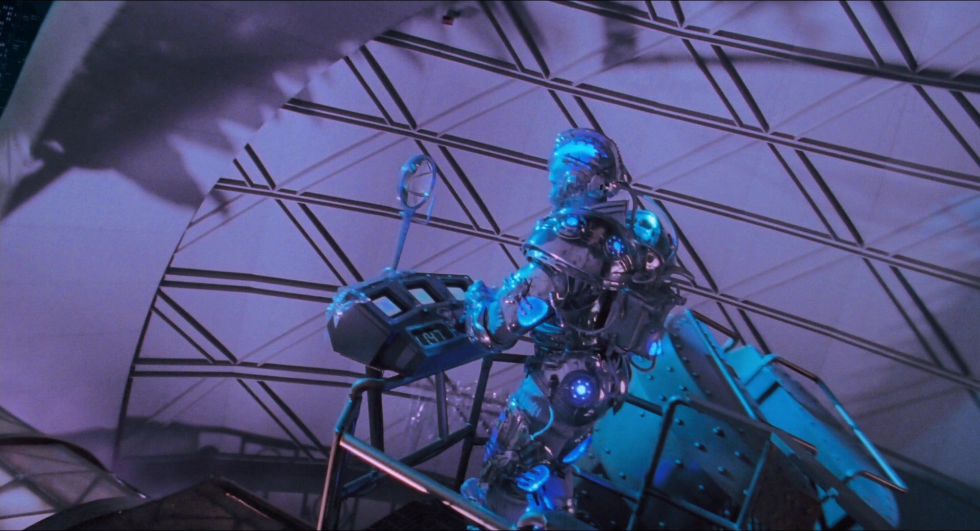 Batman & Robin (1997), wide, 1.85:1 — film still