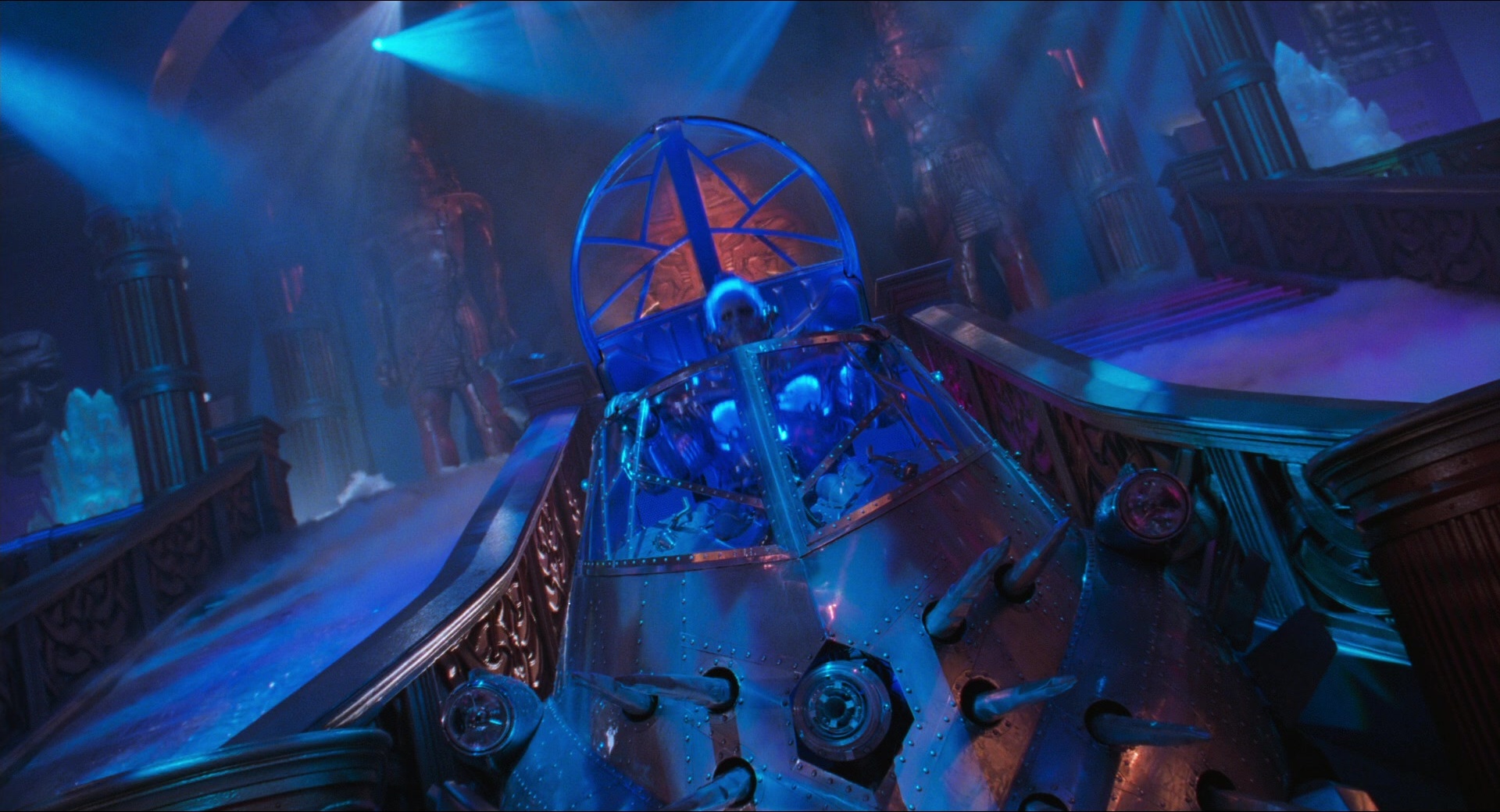 Batman & Robin (1997), wide, 1.85:1 — film still