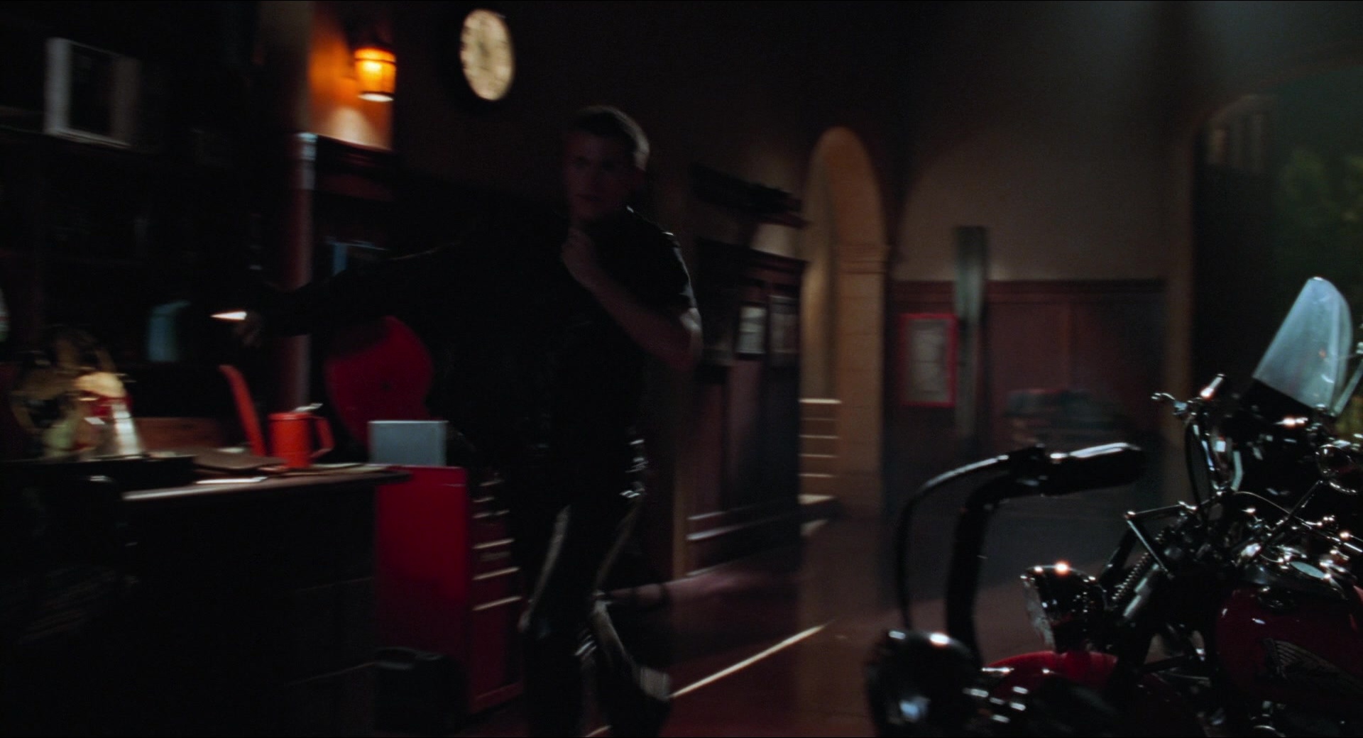 Batman & Robin (1997), wide, 1.85:1 — film still