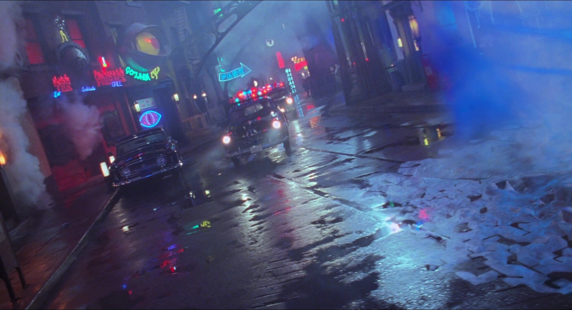 Batman & Robin (1997), wide, 1.85:1 — film still
