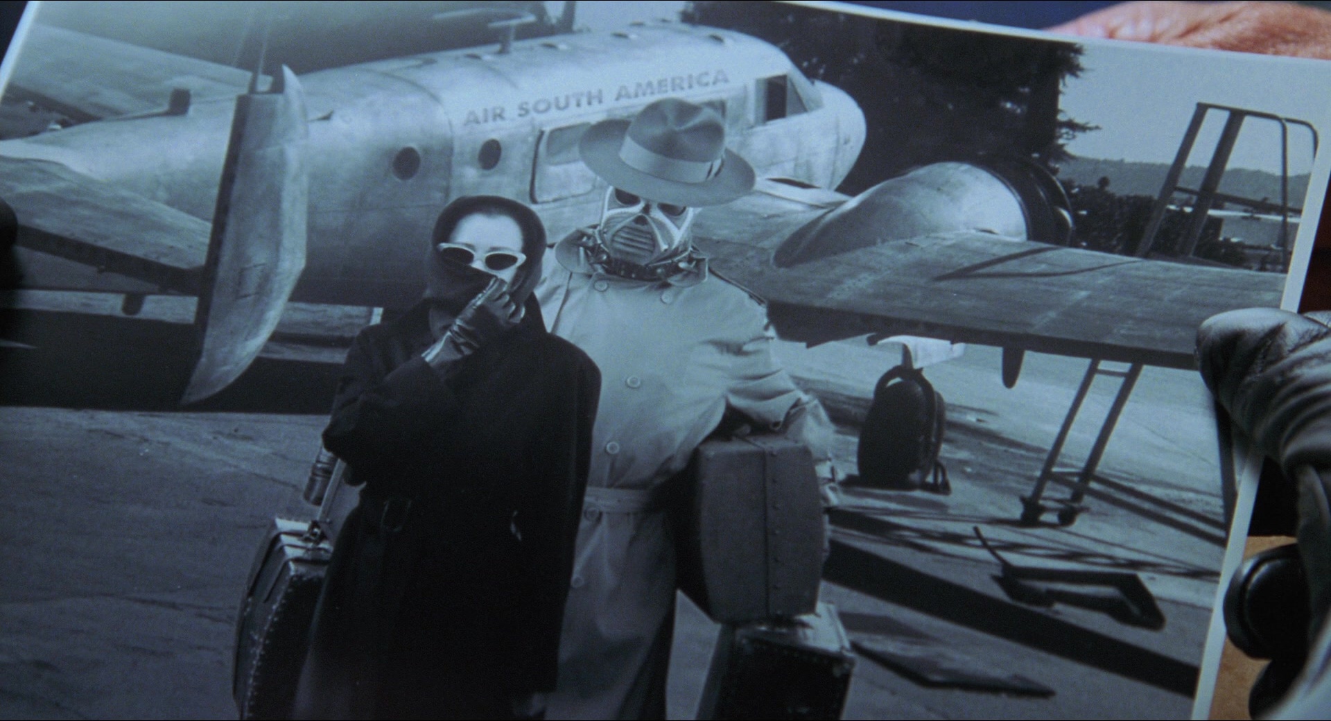 Batman & Robin (1997), wide, 1.85:1 — film still