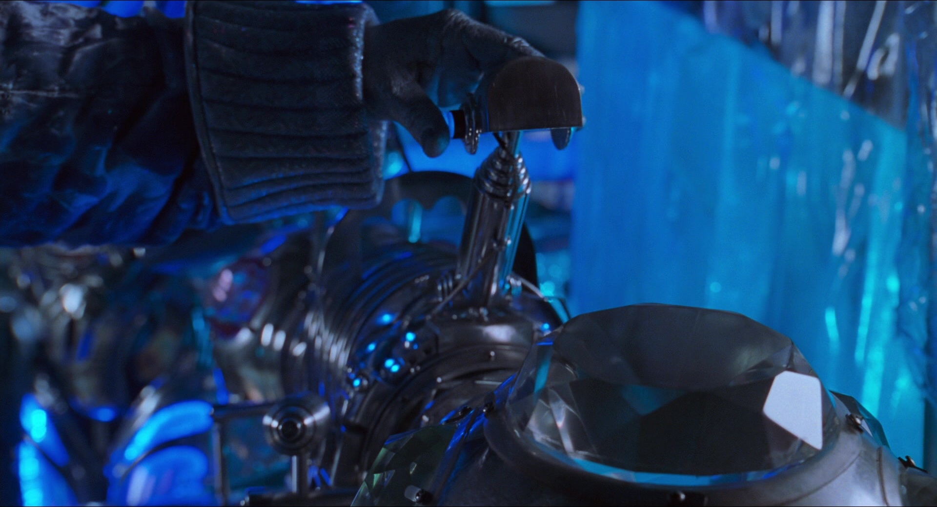 Batman & Robin (1997), wide, 1.85:1 — film still